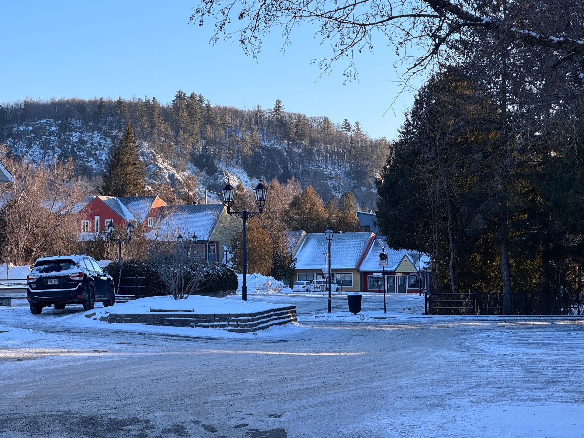 









11


Av. de la Gare

,
Saint-Sauveur,




QC
J0R1R0

