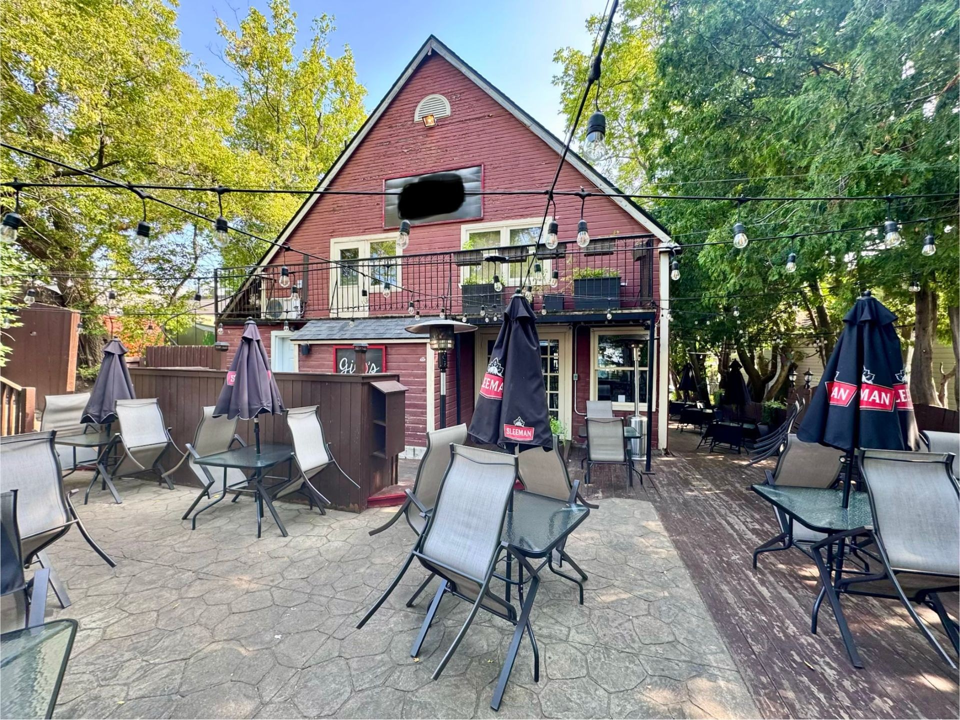 









11


Av. de la Gare

,
Saint-Sauveur,




QC
J0R1R0

