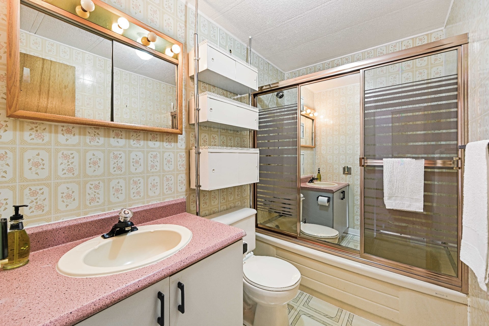 









208


Rue Prairie

,
Saint-Jean-sur-Richelieu,




QC
J2Y1G2

