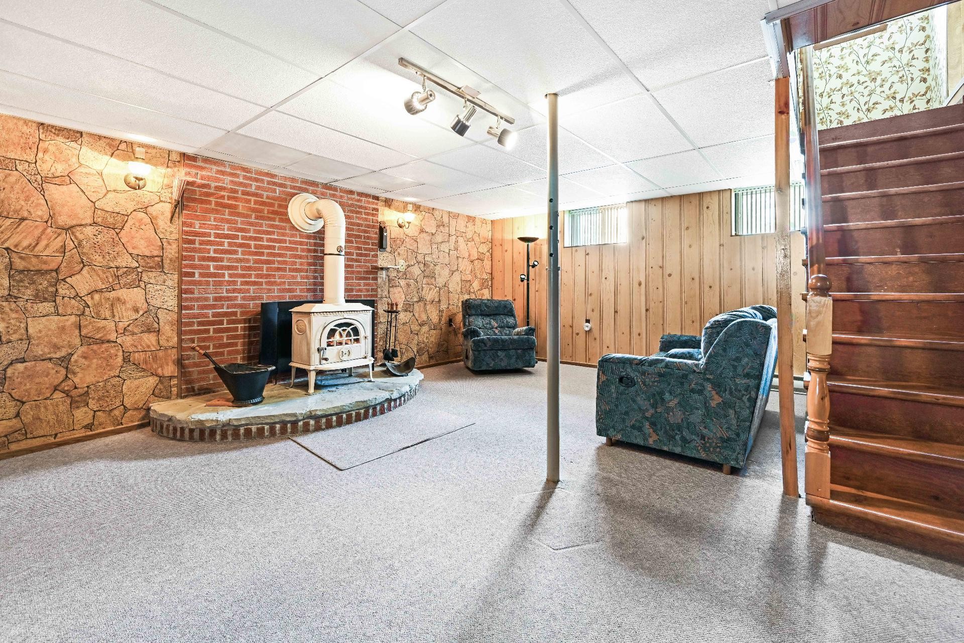 









208


Rue Prairie

,
Saint-Jean-sur-Richelieu,




QC
J2Y1G2

