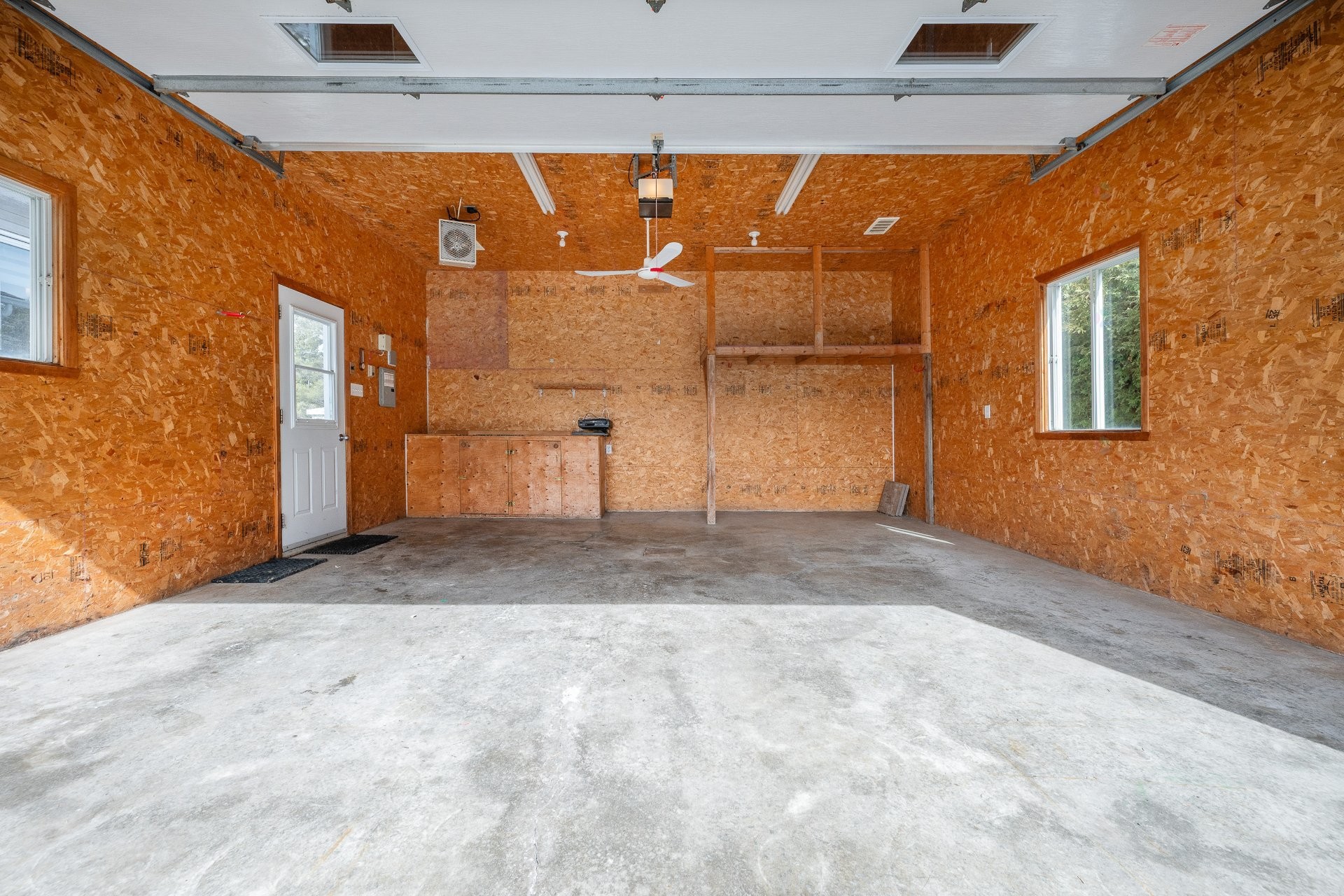 









208


Rue Prairie

,
Saint-Jean-sur-Richelieu,




QC
J2Y1G2

