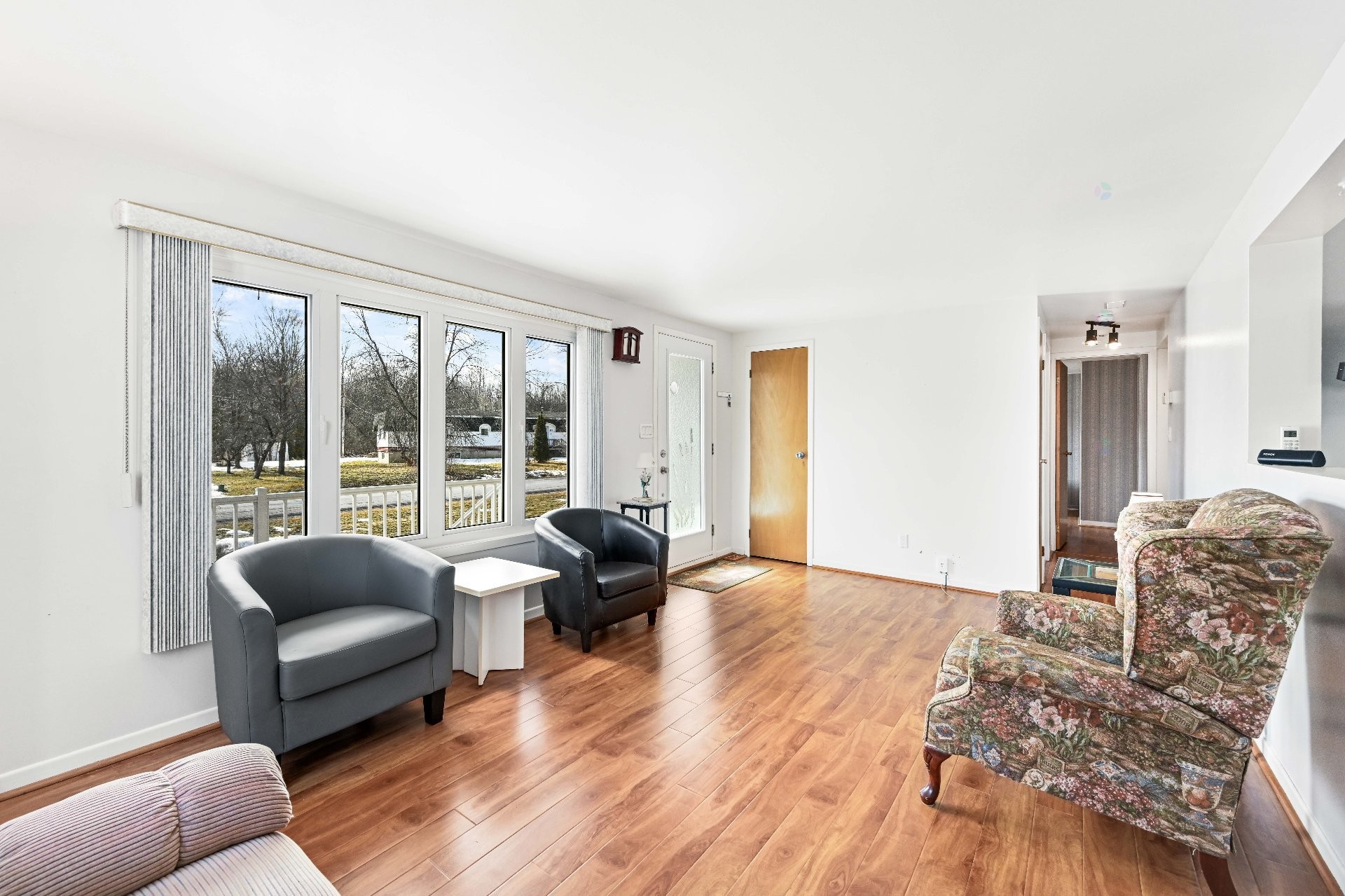 









208


Rue Prairie

,
Saint-Jean-sur-Richelieu,




QC
J2Y1G2

