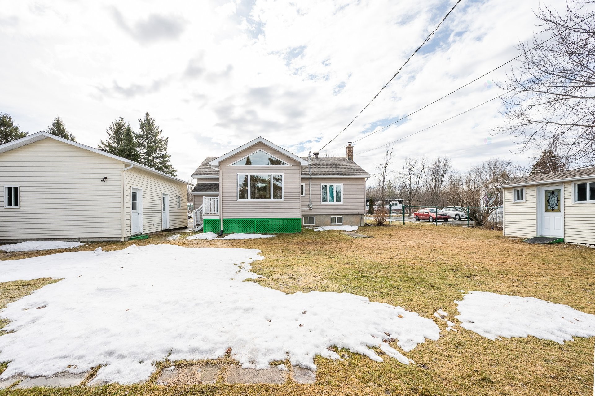 









208


Rue Prairie

,
Saint-Jean-sur-Richelieu,




QC
J2Y1G2

