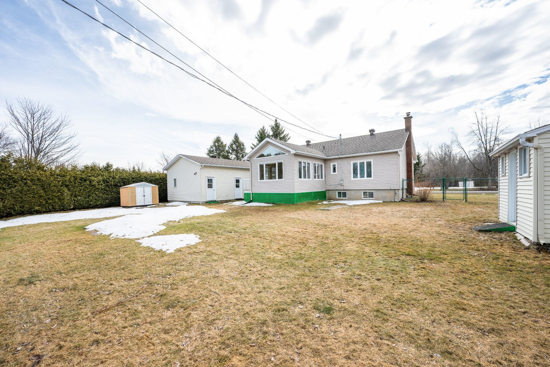 









208


Rue Prairie

,
Saint-Jean-sur-Richelieu,




QC
J2Y1G2

