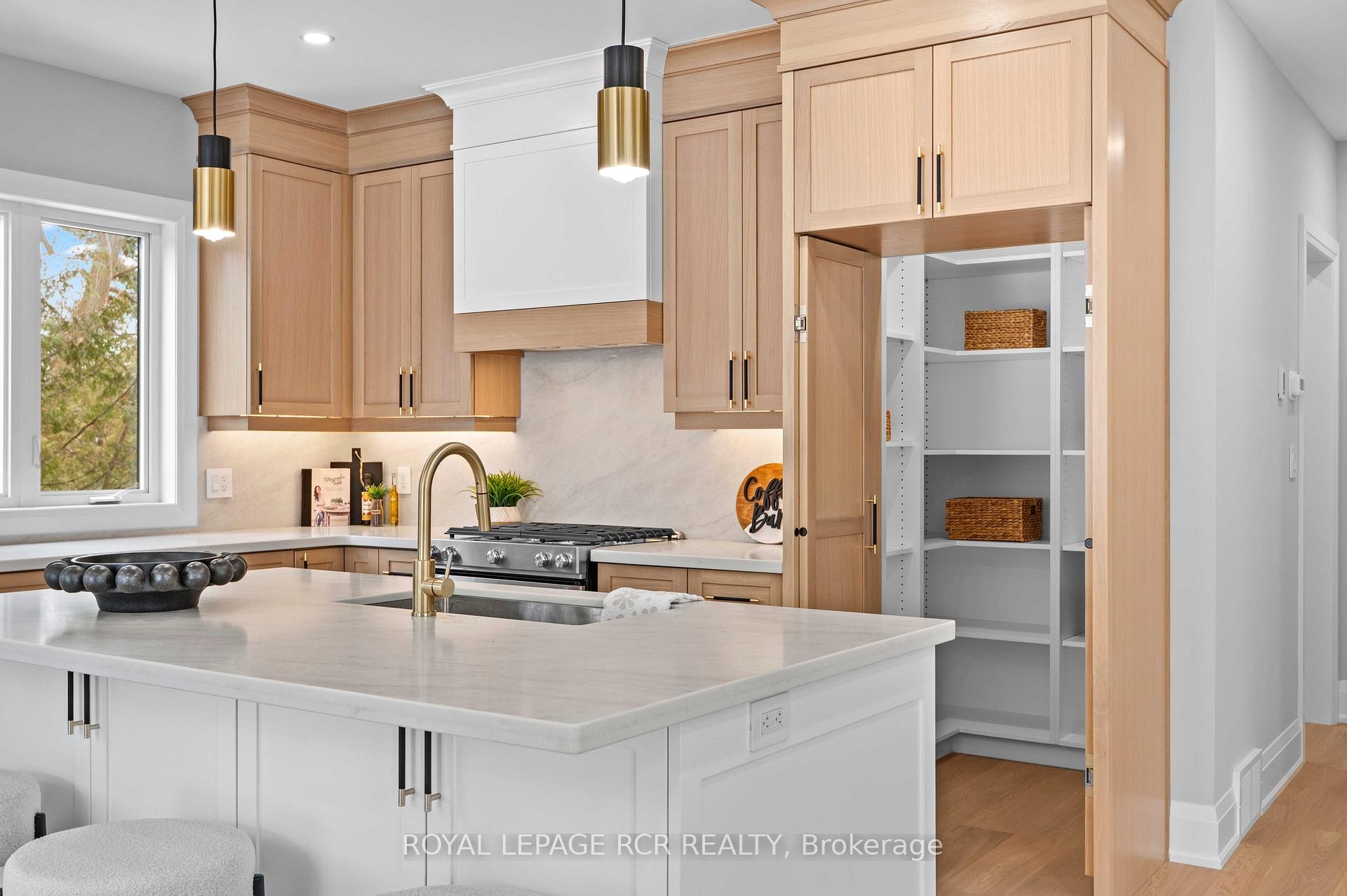 









7


Henry

Street,
Orangeville,




ON
L9W 1R6

