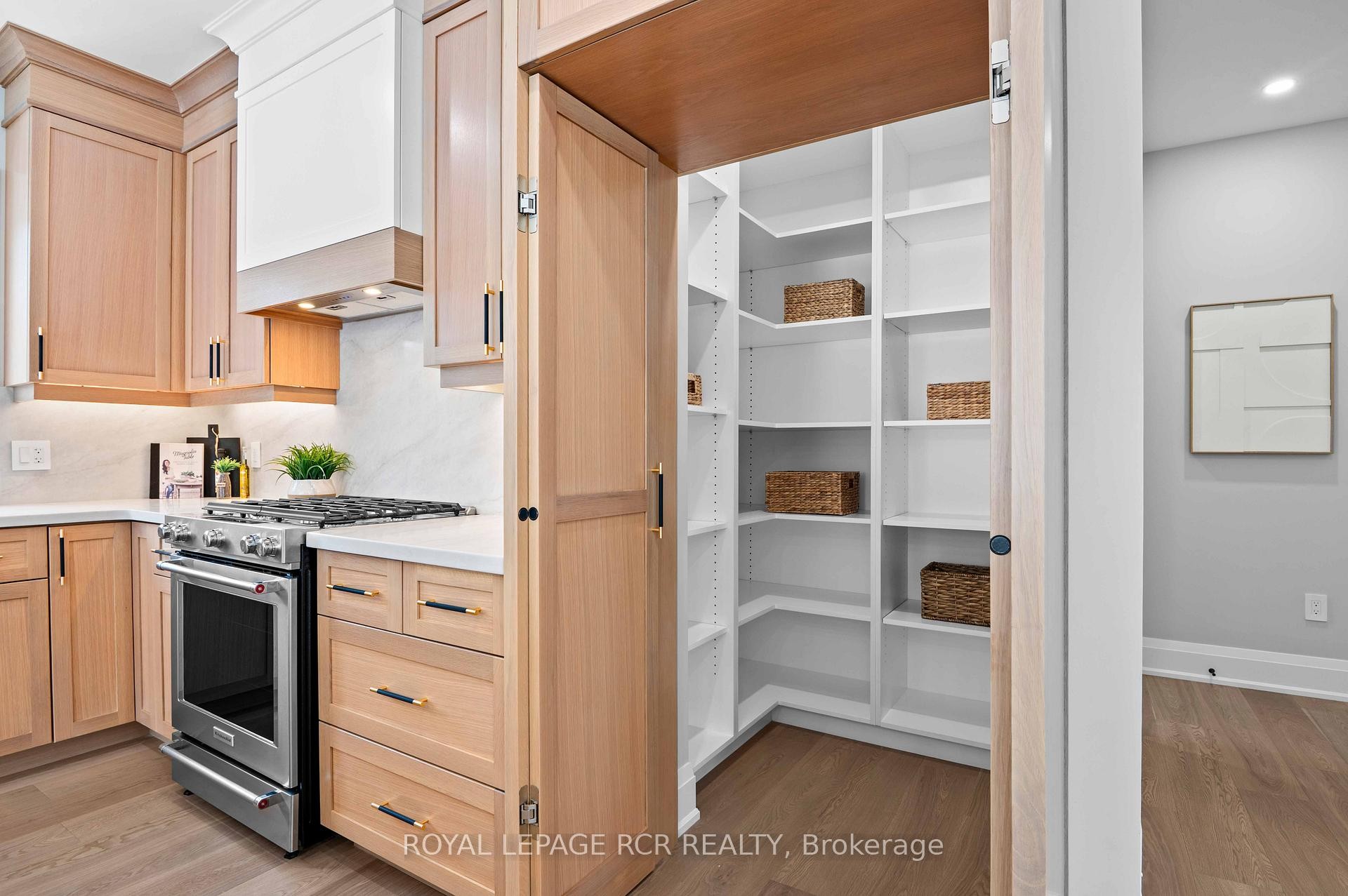 









7


Henry

Street,
Orangeville,




ON
L9W 1R6

