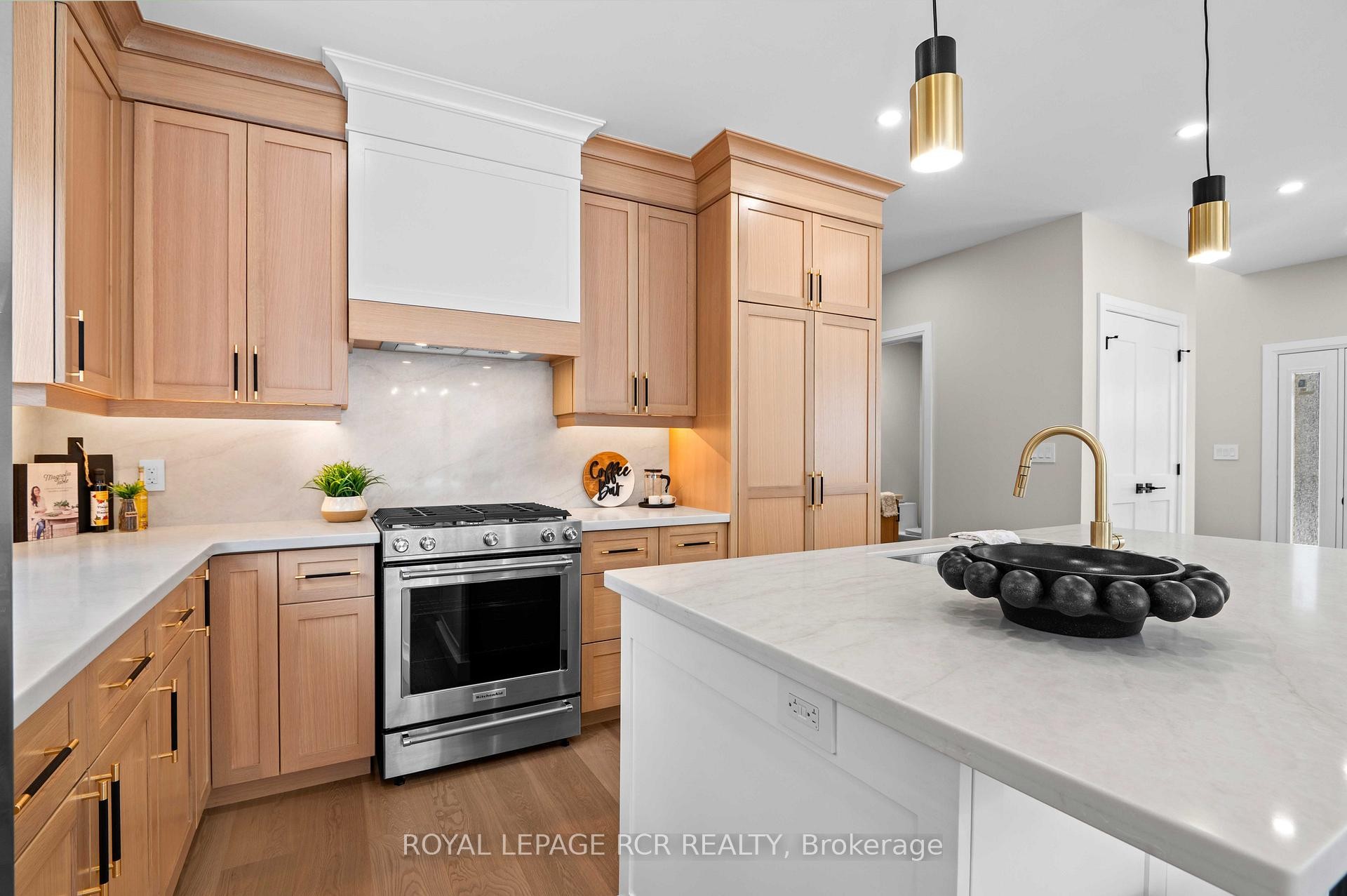 









7


Henry

Street,
Orangeville,




ON
L9W 1R6

