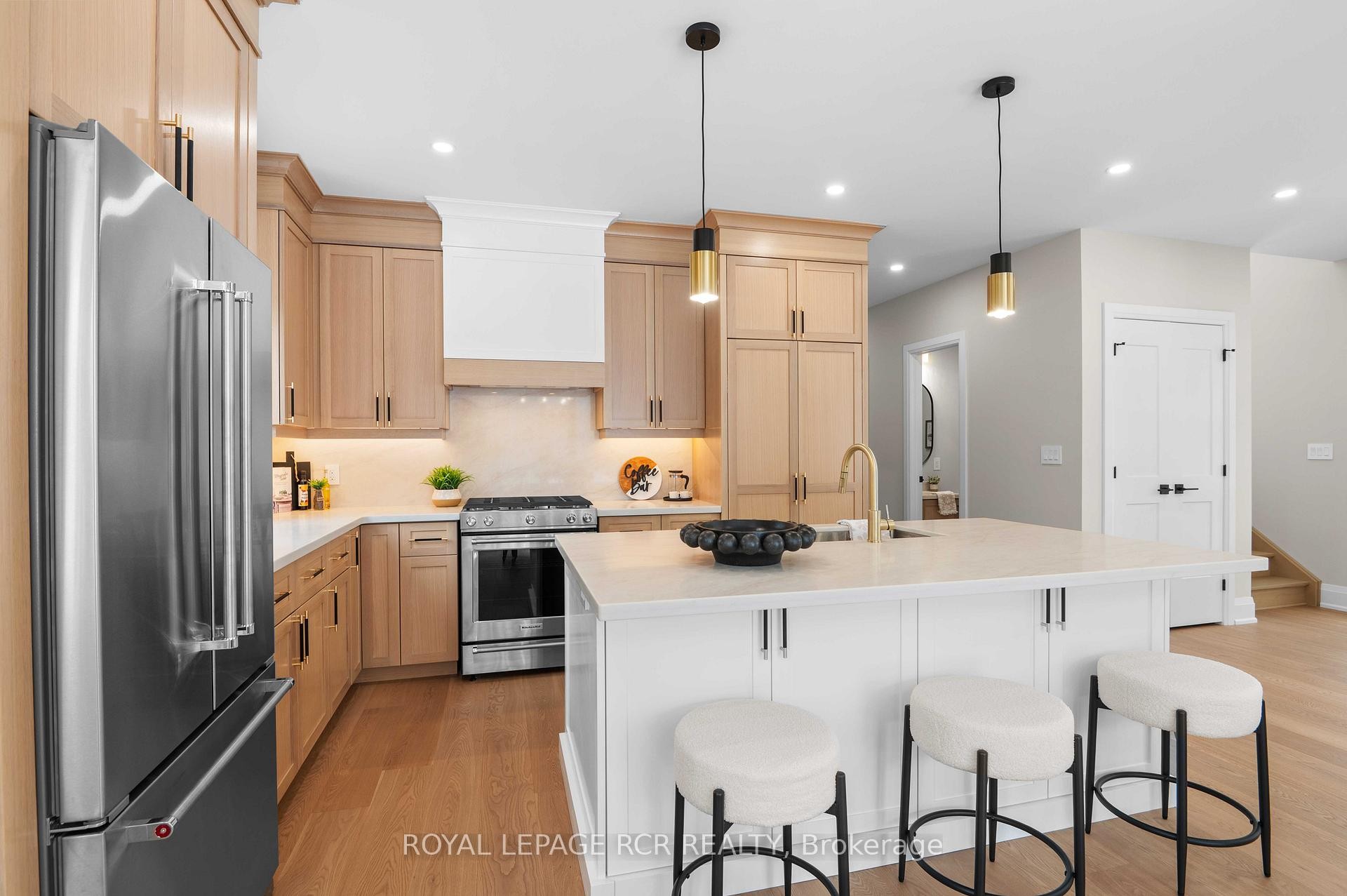 









7


Henry

Street,
Orangeville,




ON
L9W 1R6

