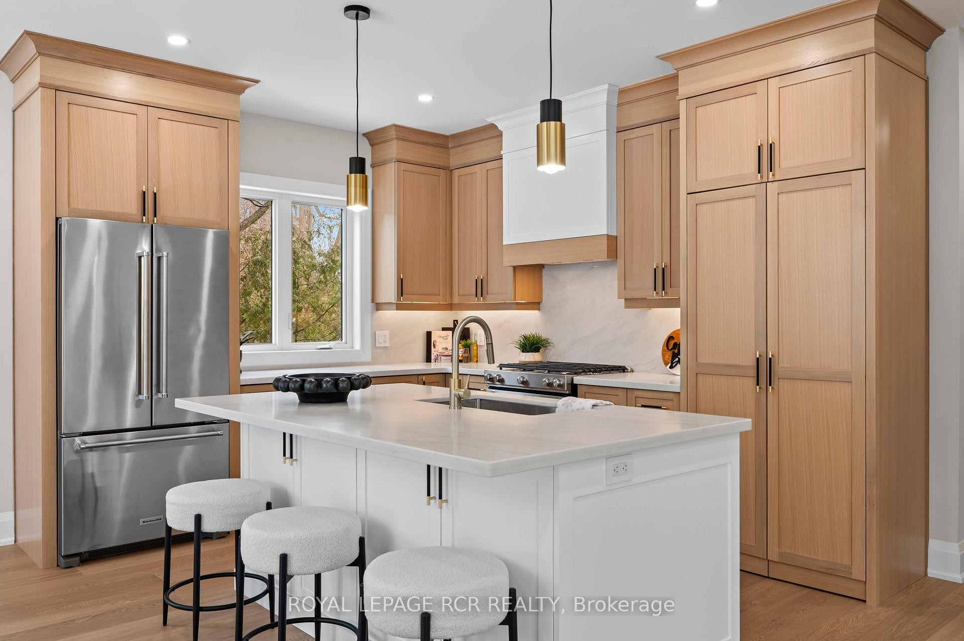 









7


Henry

Street,
Orangeville,




ON
L9W 1R6

