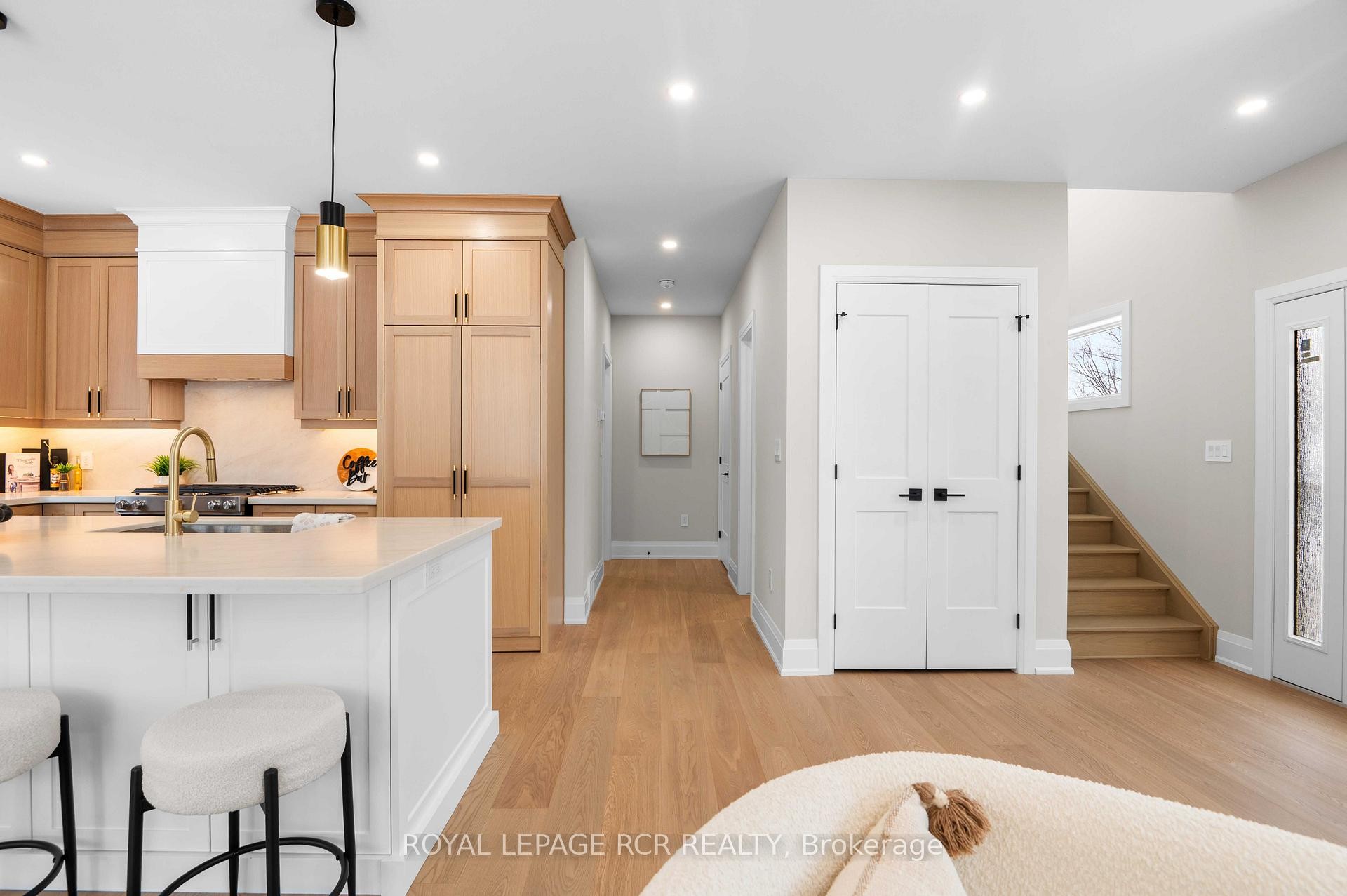 









7


Henry

Street,
Orangeville,




ON
L9W 1R6

