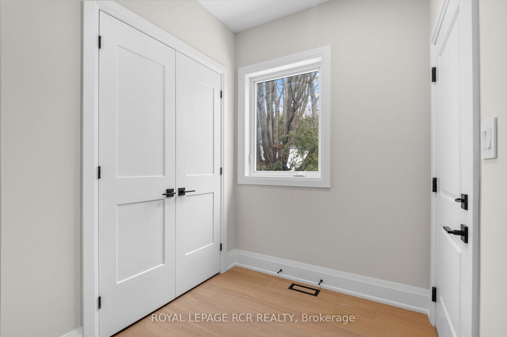 









7


Henry

Street,
Orangeville,




ON
L9W 1R6

