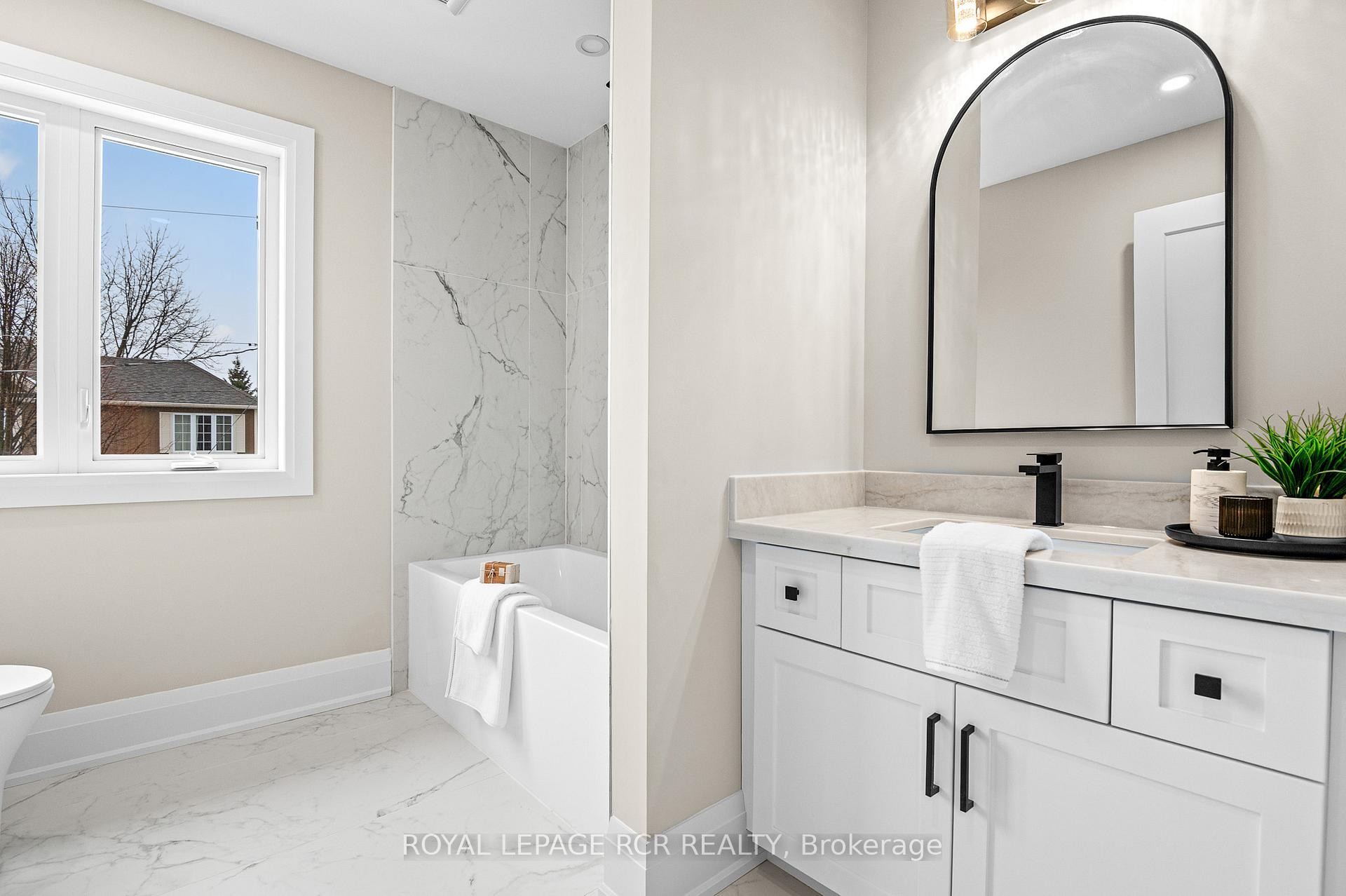 









7


Henry

Street,
Orangeville,




ON
L9W 1R6

