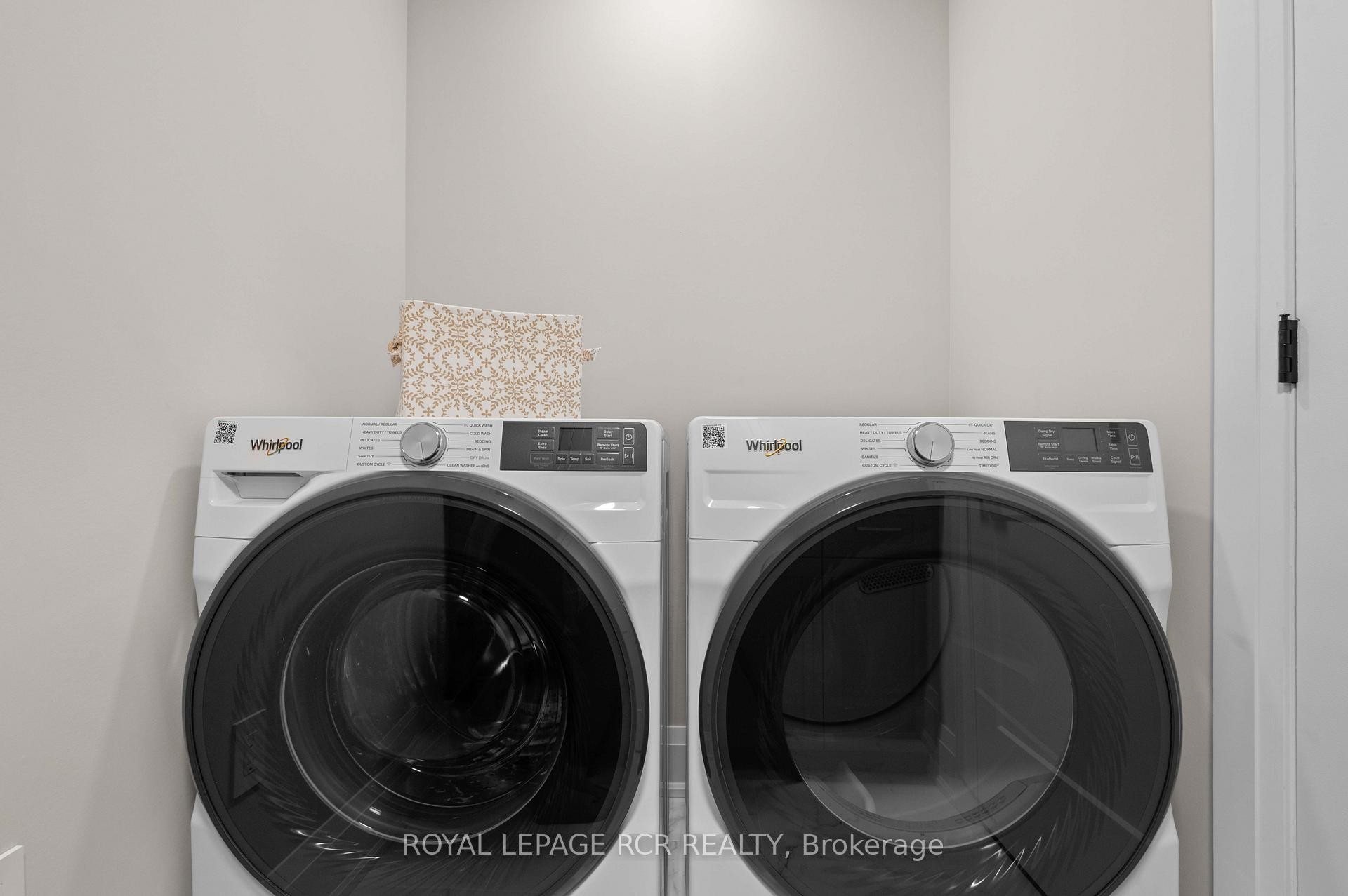 









7


Henry

Street,
Orangeville,




ON
L9W 1R6

