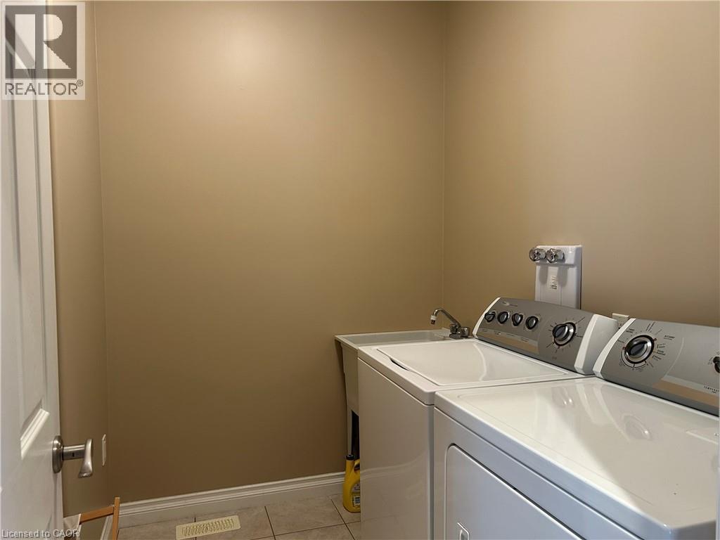 












27 WERRET Avenue

,
Simcoe,




Ontario
N3Y5N5

