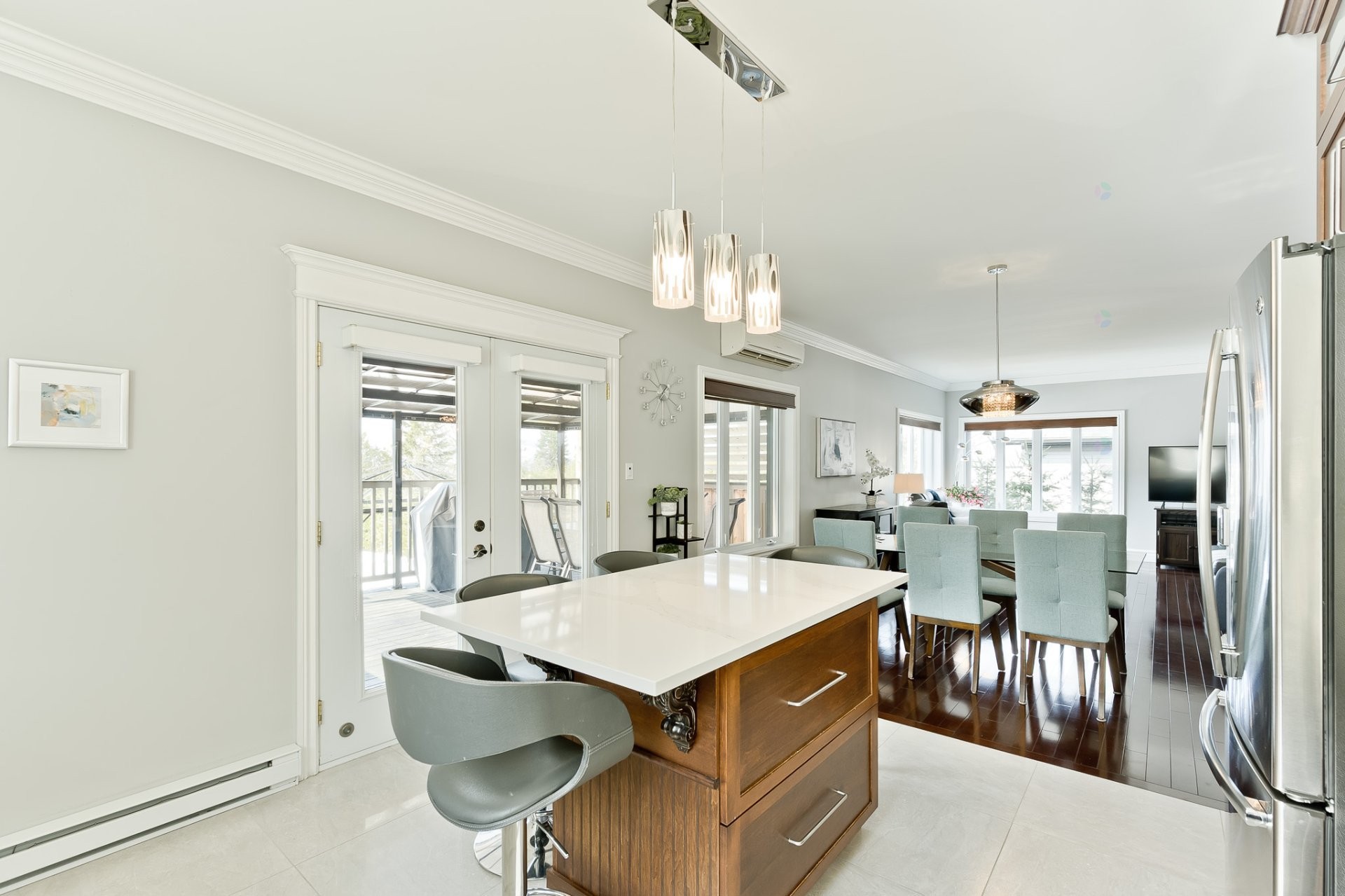 









111


17e Avenue

,
Magog,




QC
J1X3V9

