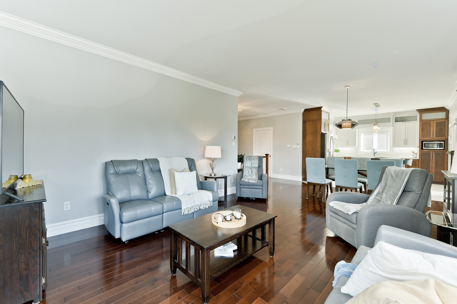 









111


17e Avenue

,
Magog,




QC
J1X3V9

