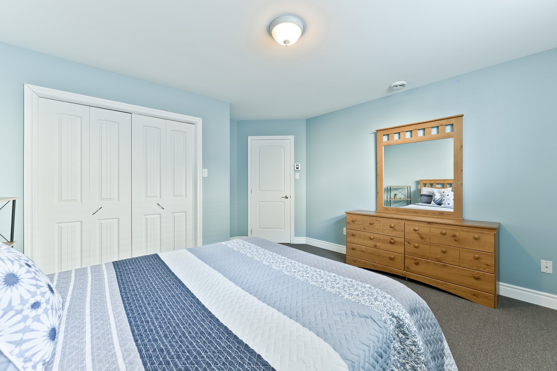 









111


17e Avenue

,
Magog,




QC
J1X3V9

