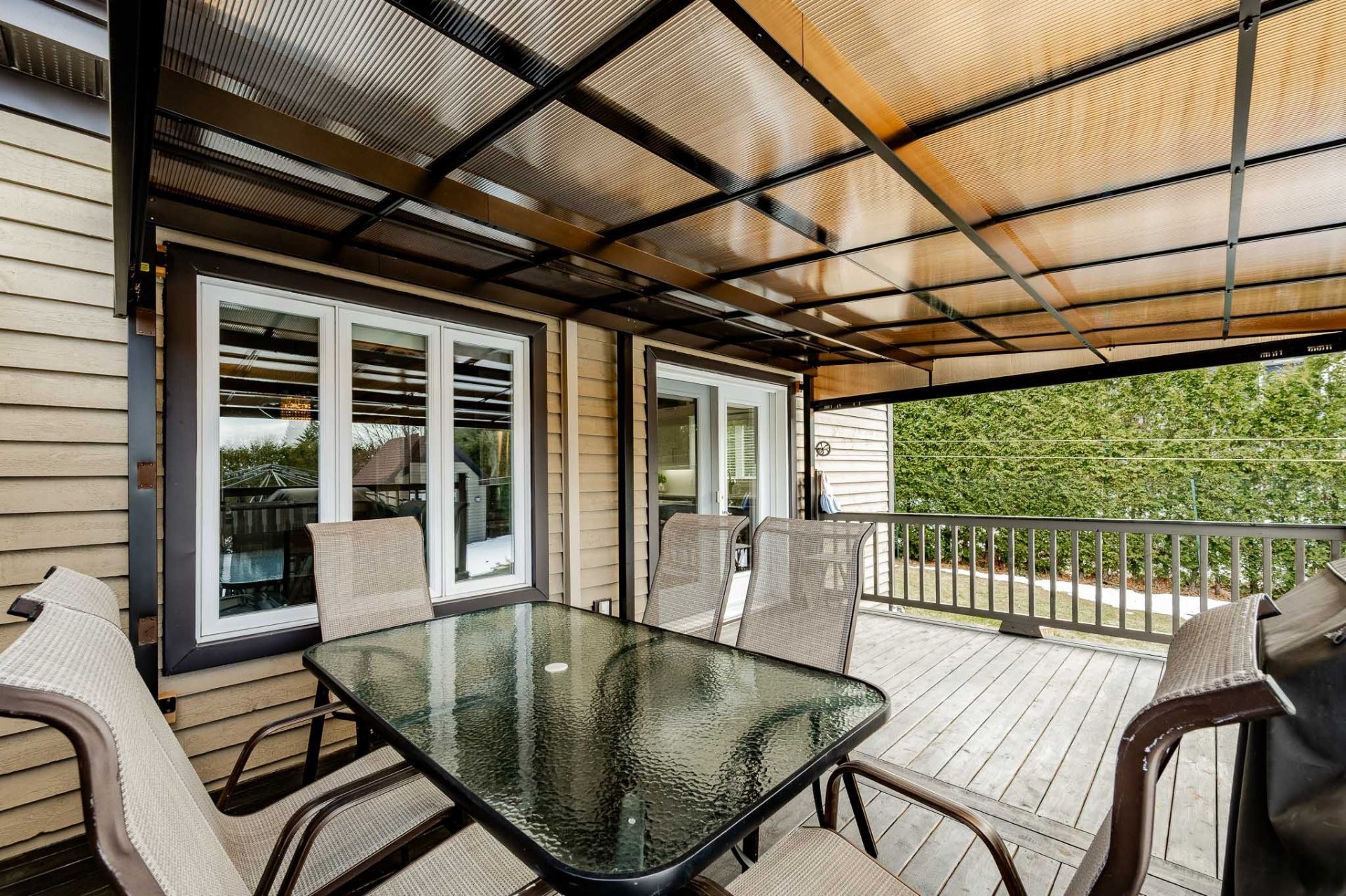 









111


17e Avenue

,
Magog,




QC
J1X3V9

