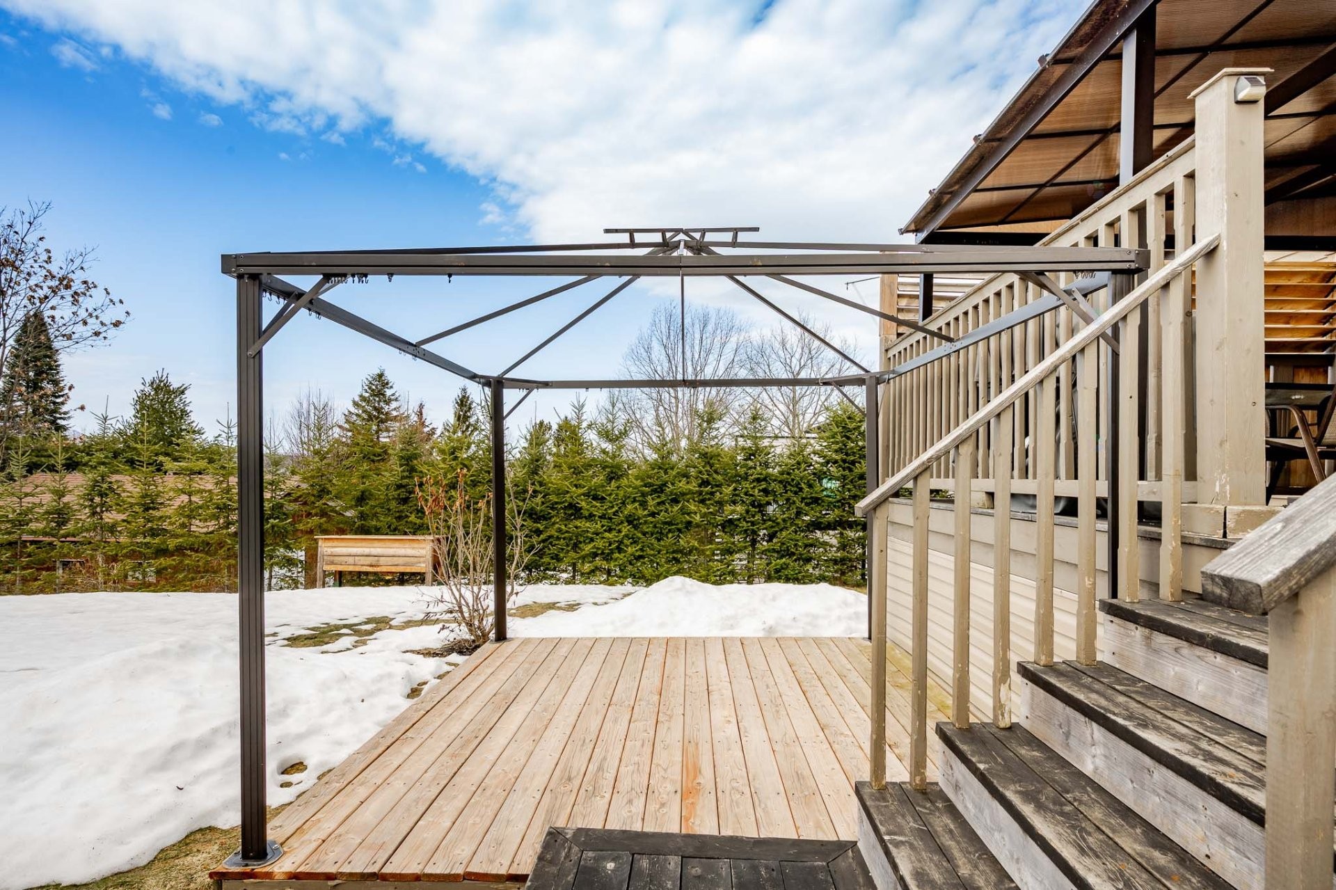 









111


17e Avenue

,
Magog,




QC
J1X3V9


