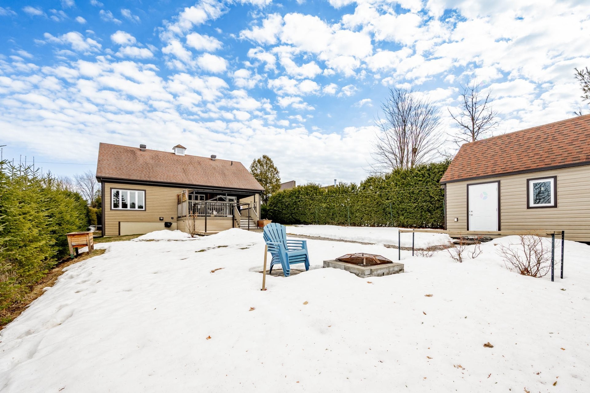 









111


17e Avenue

,
Magog,




QC
J1X3V9

