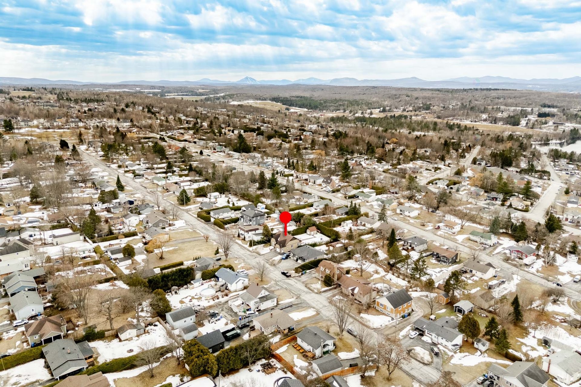 









111


17e Avenue

,
Magog,




QC
J1X3V9

