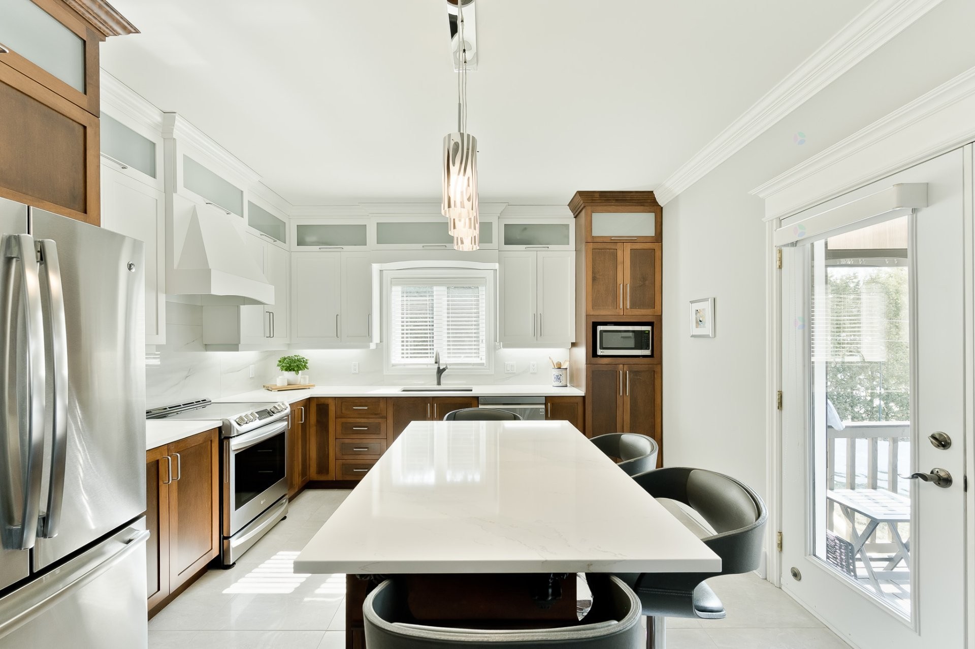 









111


17e Avenue

,
Magog,




QC
J1X3V9


