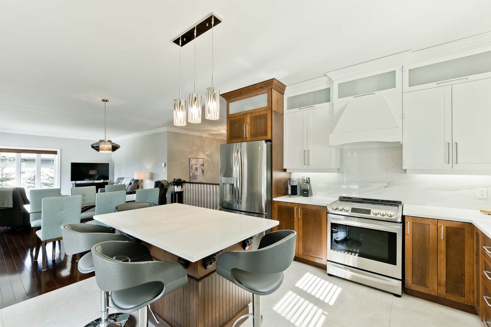 









111


17e Avenue

,
Magog,




QC
J1X3V9

