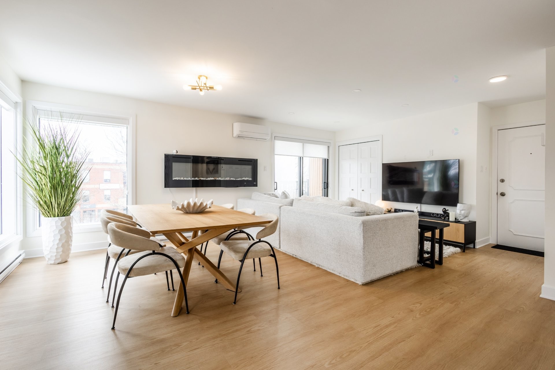 









8911


Boul. Maurice-Duplessis

, 8,
Montréal (Rivière-des-Prairies/Pointe-aux-Trembles),




QC
H1E6M9

