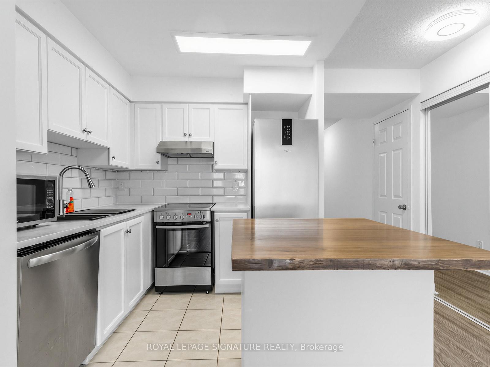 









43


Eglinton

Avenue East, 1801,
Toronto,




ON
M4P 1A2

