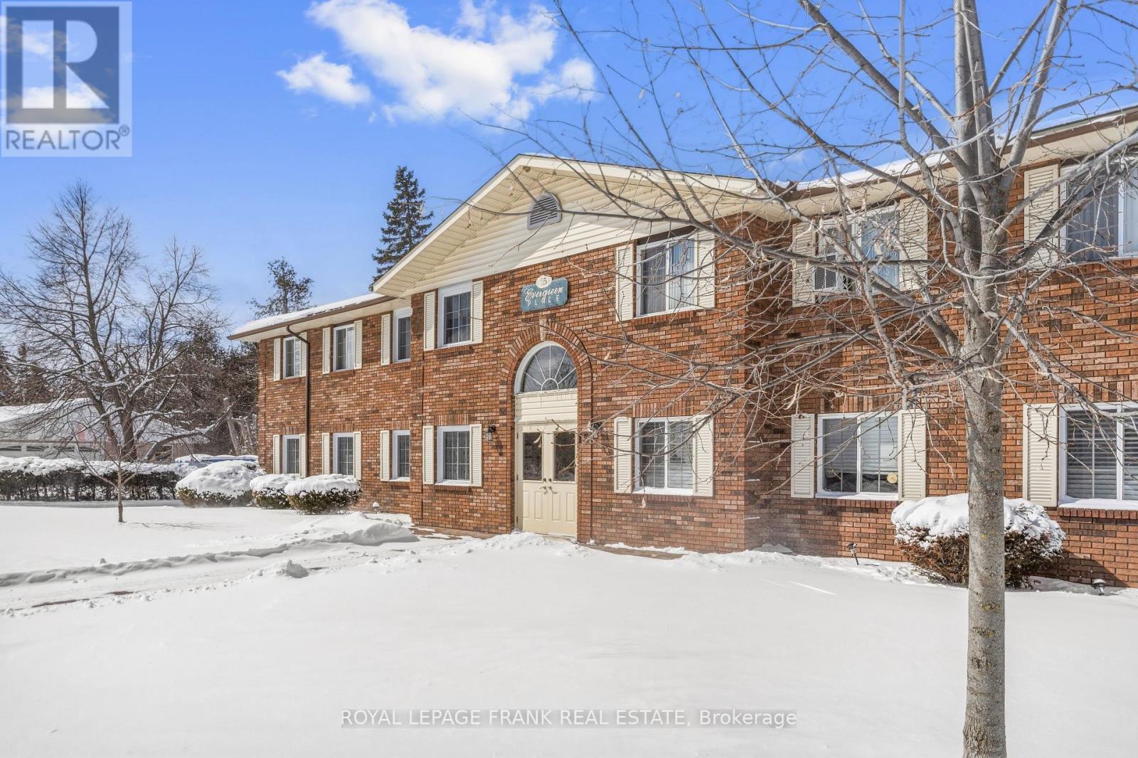 












102 - 15 CLIFTON STREET

,
Kawartha Lakes (Fenelon Falls),




Ontario
K0M1N0

