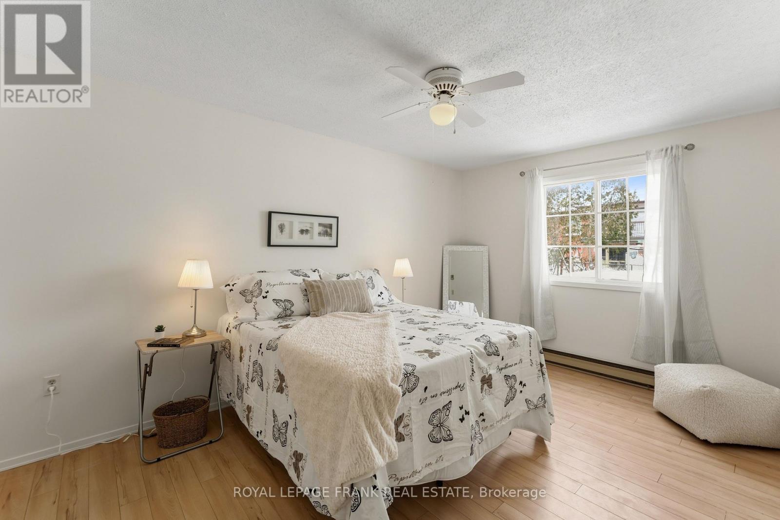 












102 - 15 CLIFTON STREET

,
Kawartha Lakes (Fenelon Falls),




Ontario
K0M1N0

