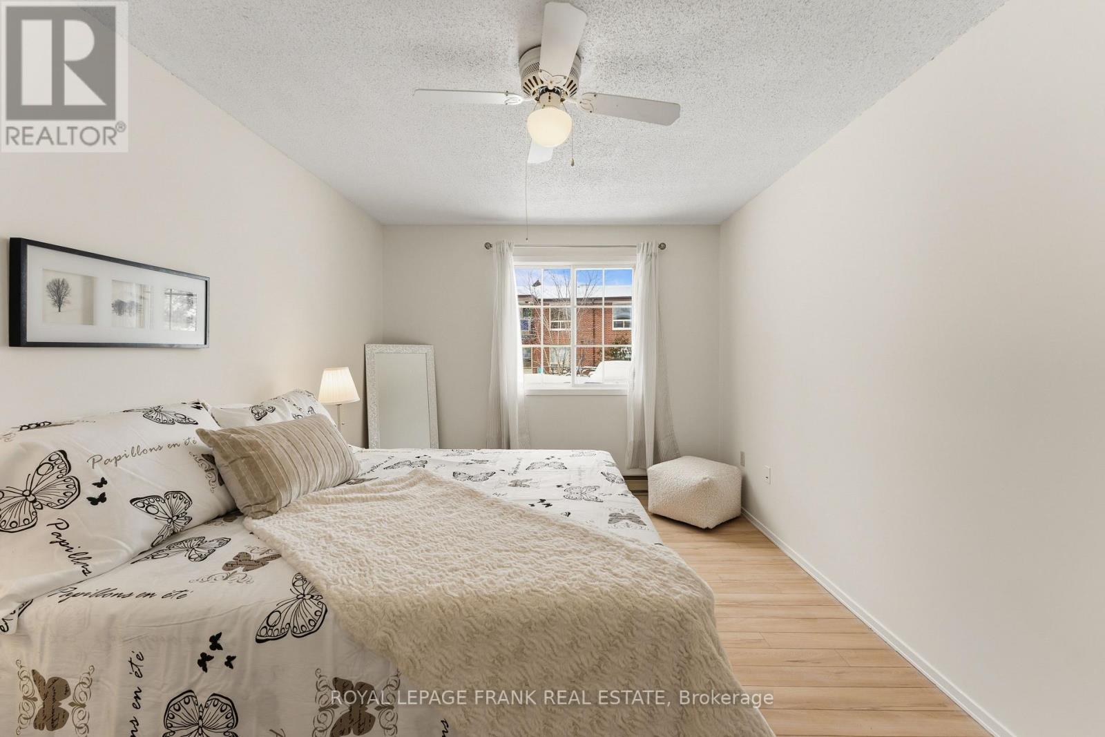 












102 - 15 CLIFTON STREET

,
Kawartha Lakes (Fenelon Falls),




Ontario
K0M1N0

