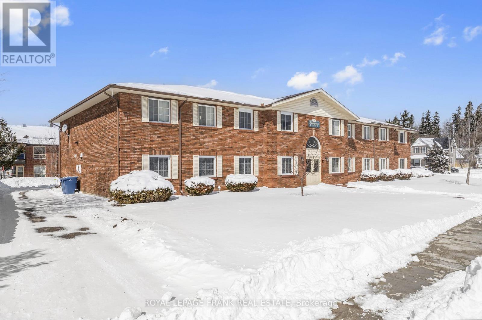 












102 - 15 CLIFTON STREET

,
Kawartha Lakes (Fenelon Falls),




Ontario
K0M1N0

