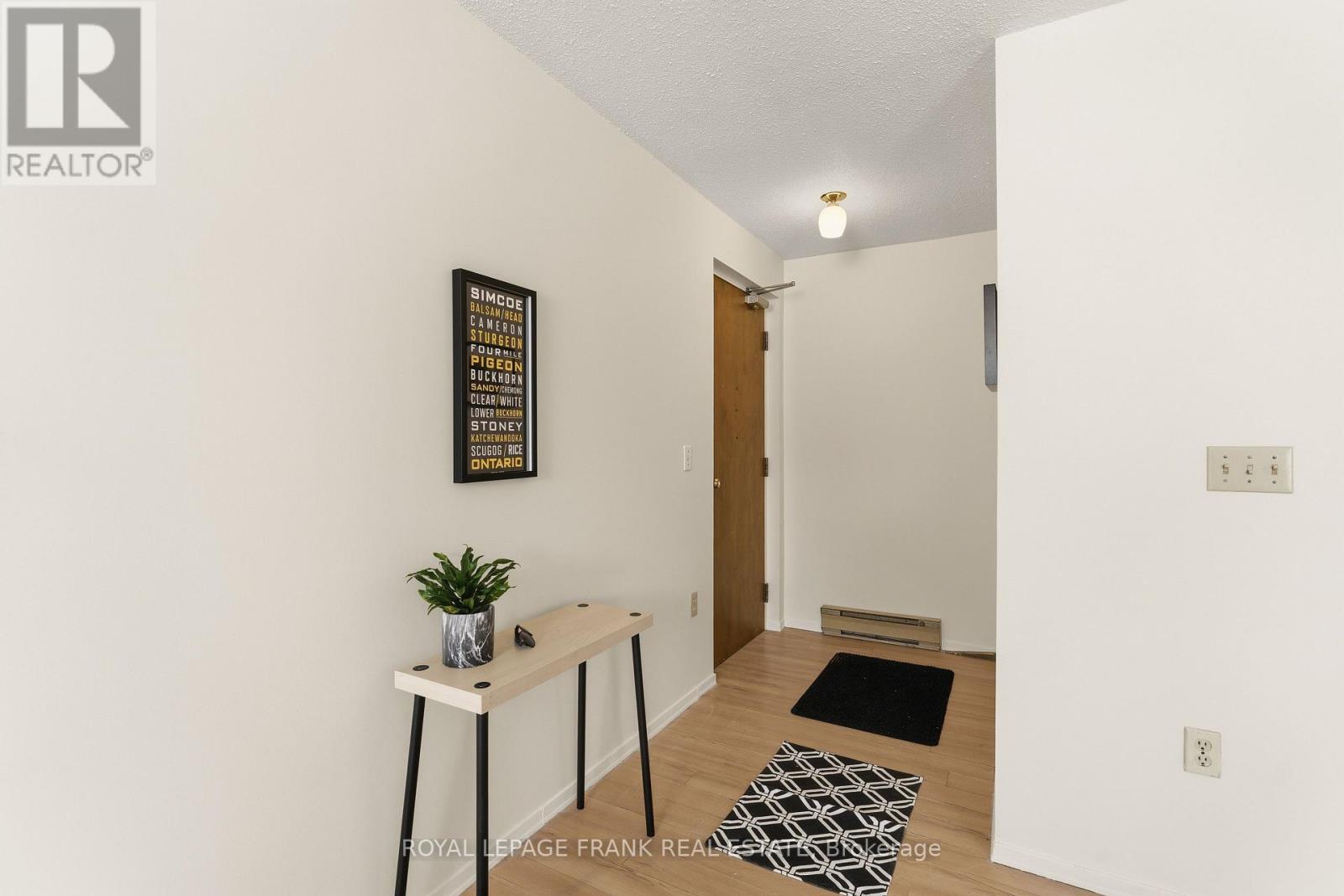 












102 - 15 CLIFTON STREET

,
Kawartha Lakes (Fenelon Falls),




Ontario
K0M1N0

