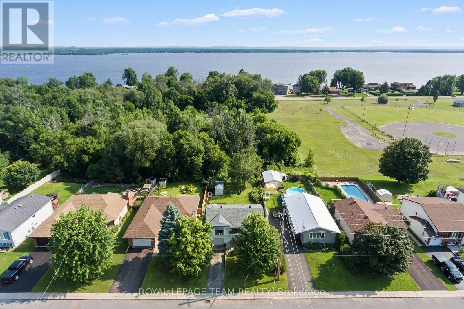 












58 SEVENTH AVENUE

,
Arnprior,




Ontario
K7S3S2


