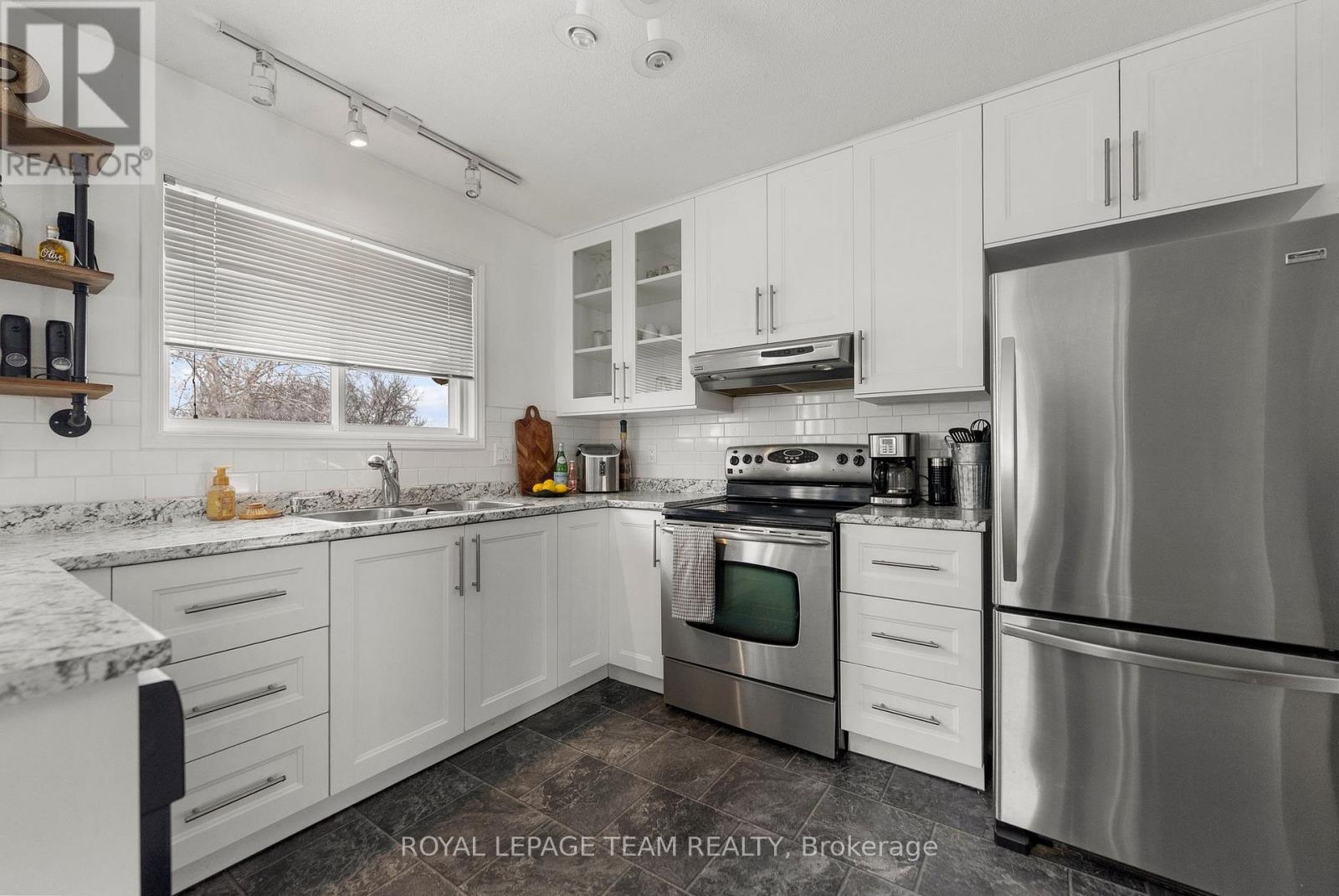 












58 SEVENTH AVENUE

,
Arnprior,




Ontario
K7S3S2

