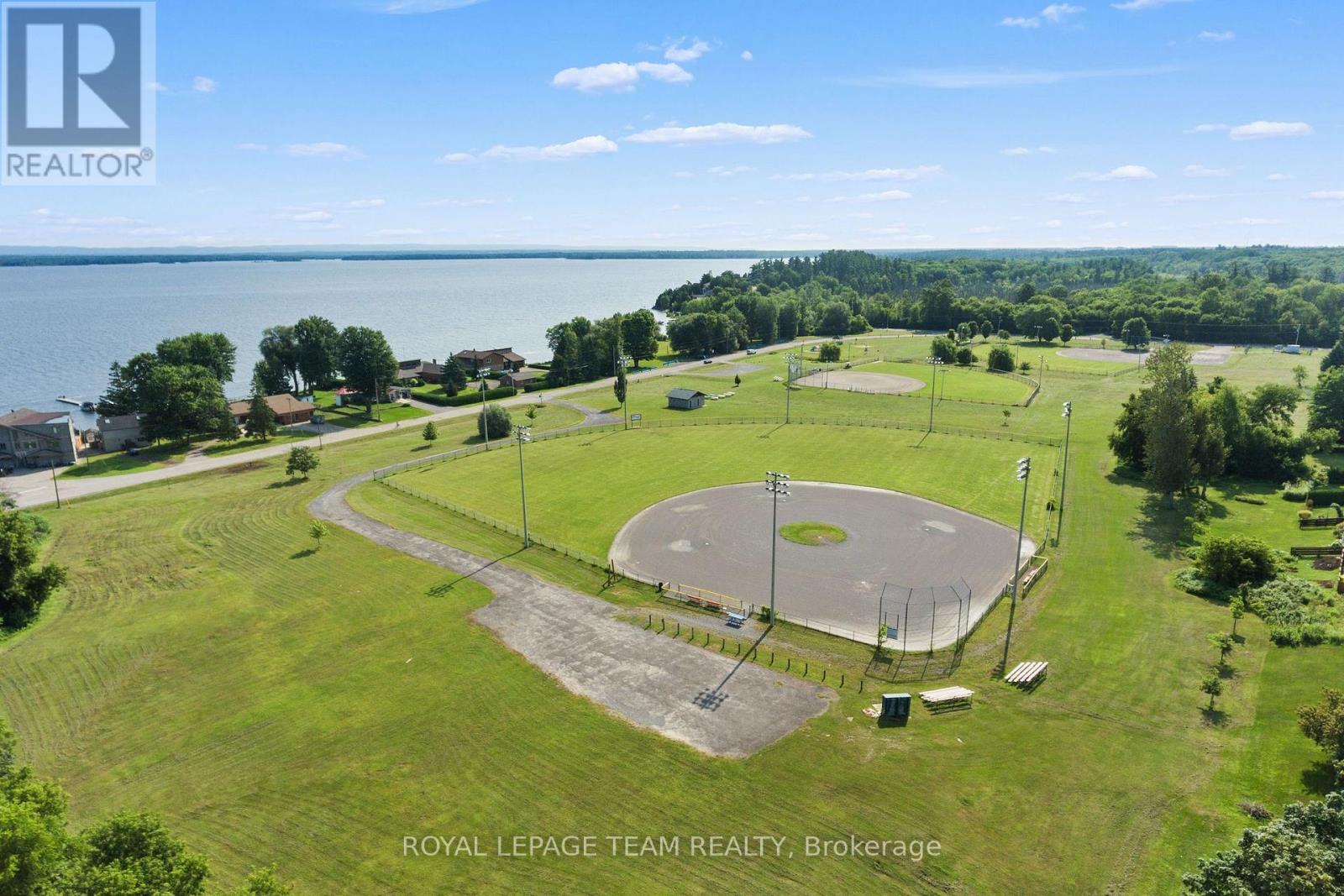 












58 SEVENTH AVENUE

,
Arnprior,




Ontario
K7S3S2

