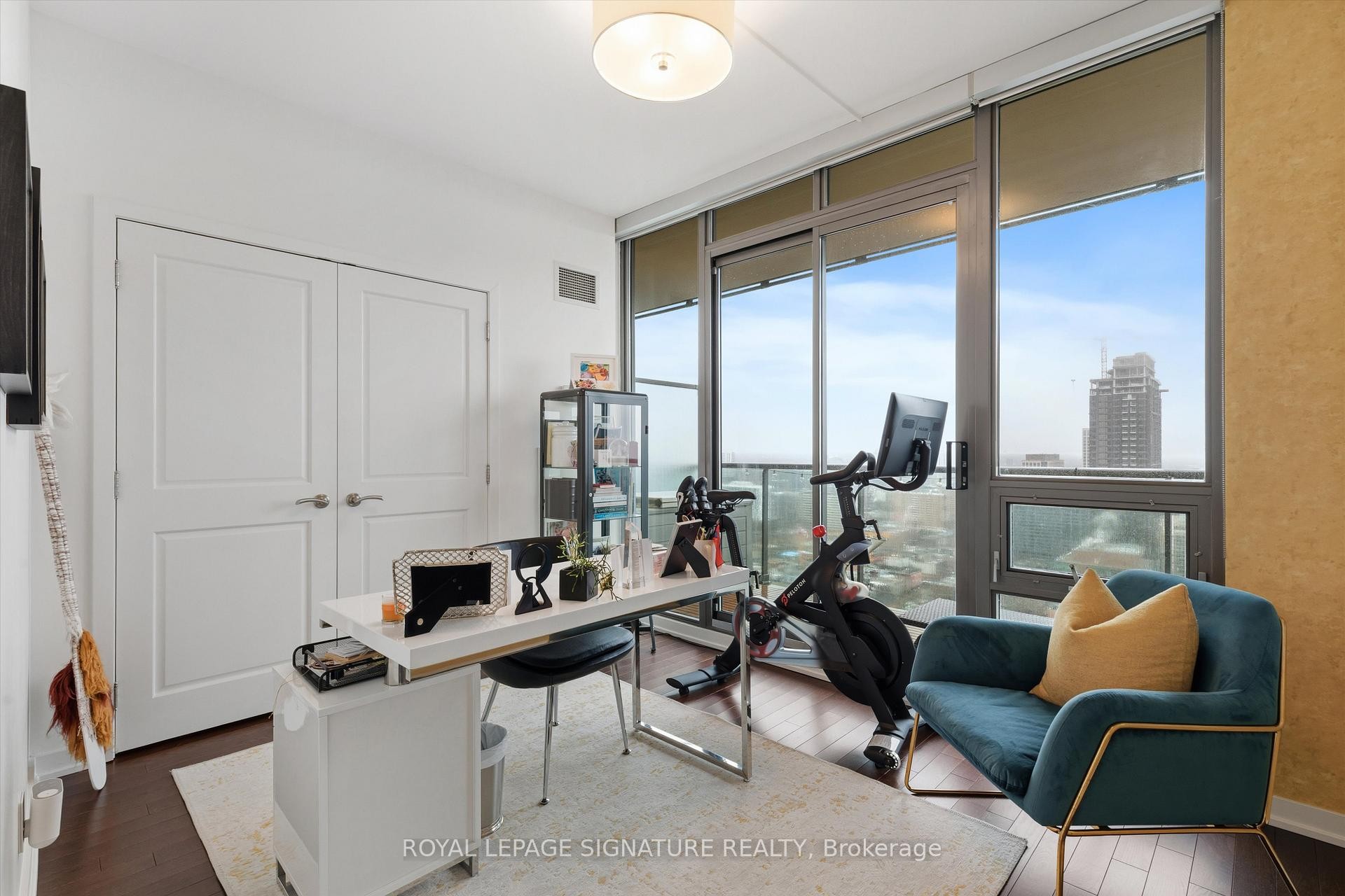 









33


Lombard

Street, 3205,
Toronto,




ON
M5C 3H8

