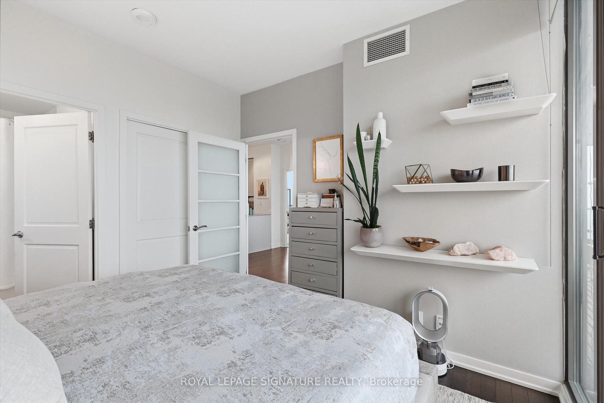 









33


Lombard

Street, 3205,
Toronto,




ON
M5C 3H8

