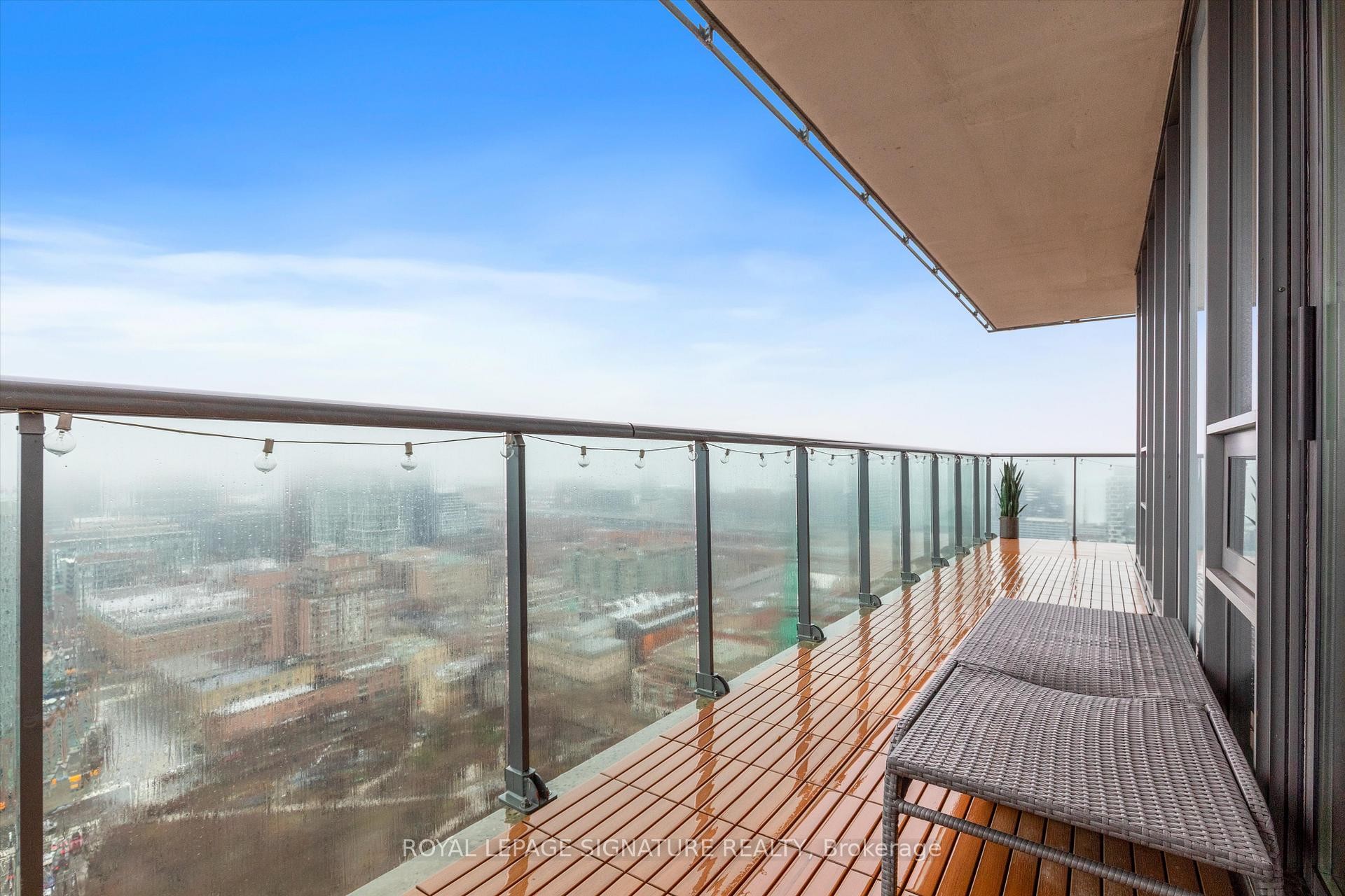 









33


Lombard

Street, 3205,
Toronto,




ON
M5C 3H8

