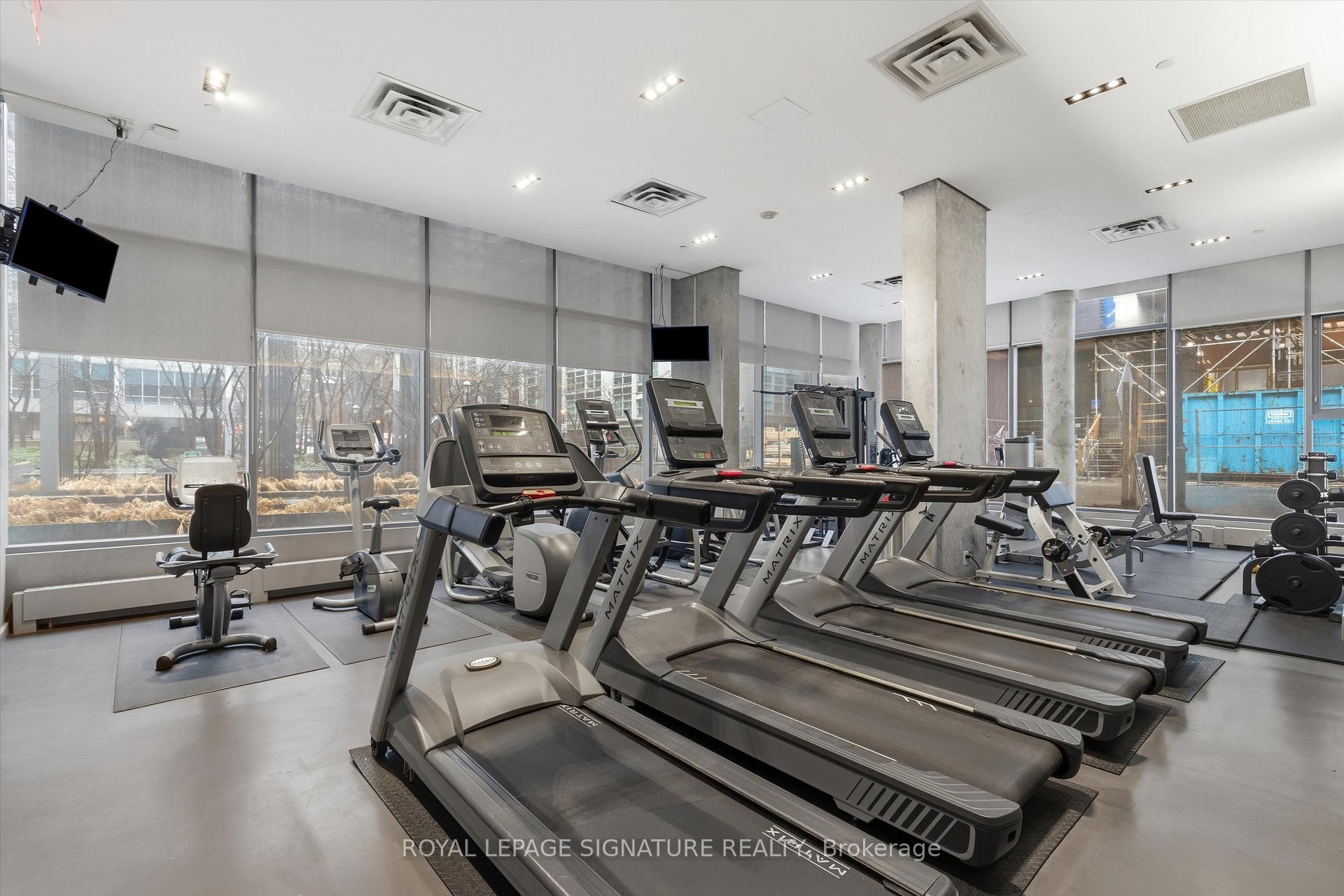 









33


Lombard

Street, 3205,
Toronto,




ON
M5C 3H8

