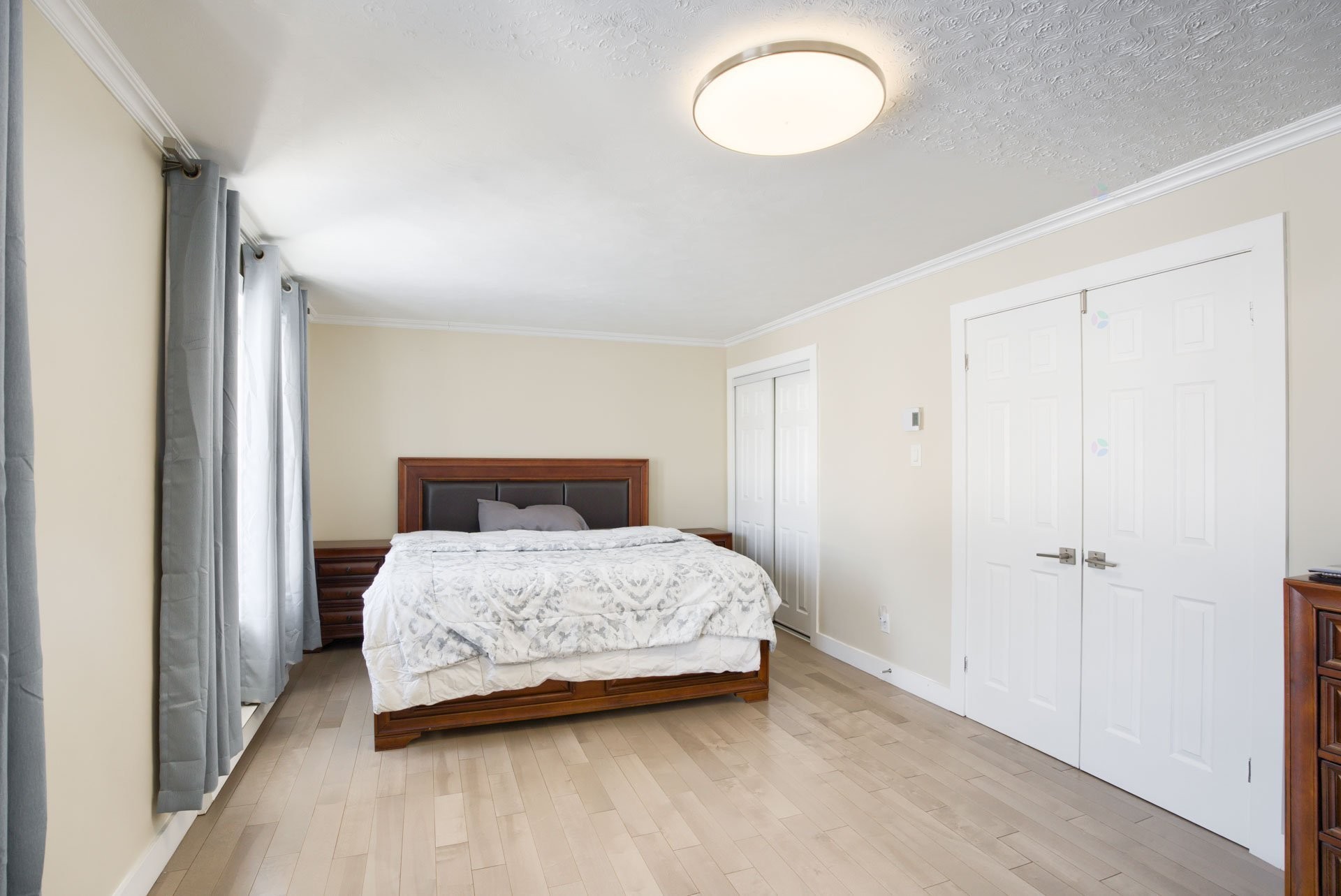 









101

 - 101A


Rue Émery-Bélisle

,
Papineauville,




QC
J0V1R0

