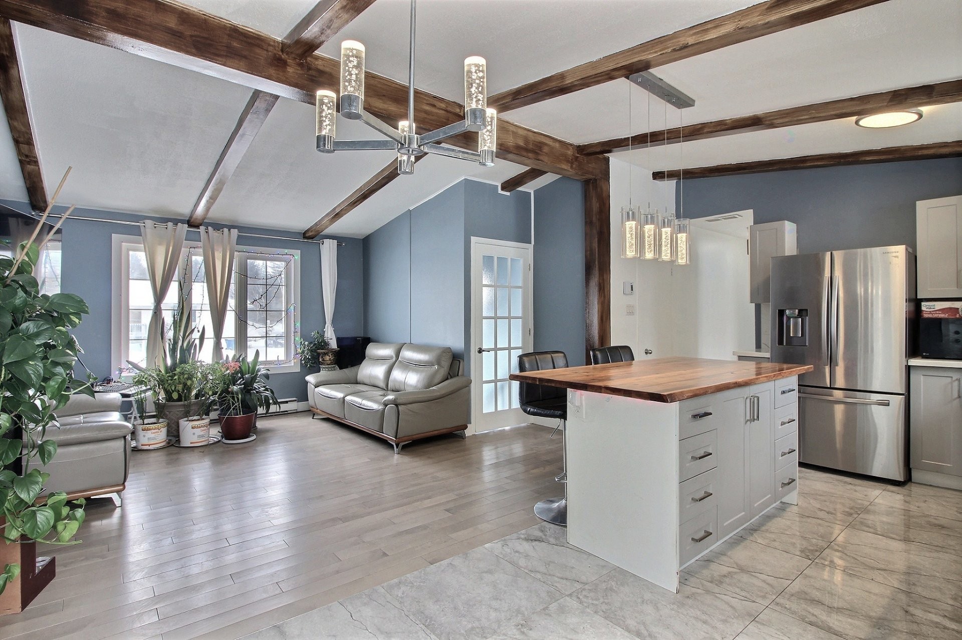 









101

 - 101A


Rue Émery-Bélisle

,
Papineauville,




QC
J0V1R0

