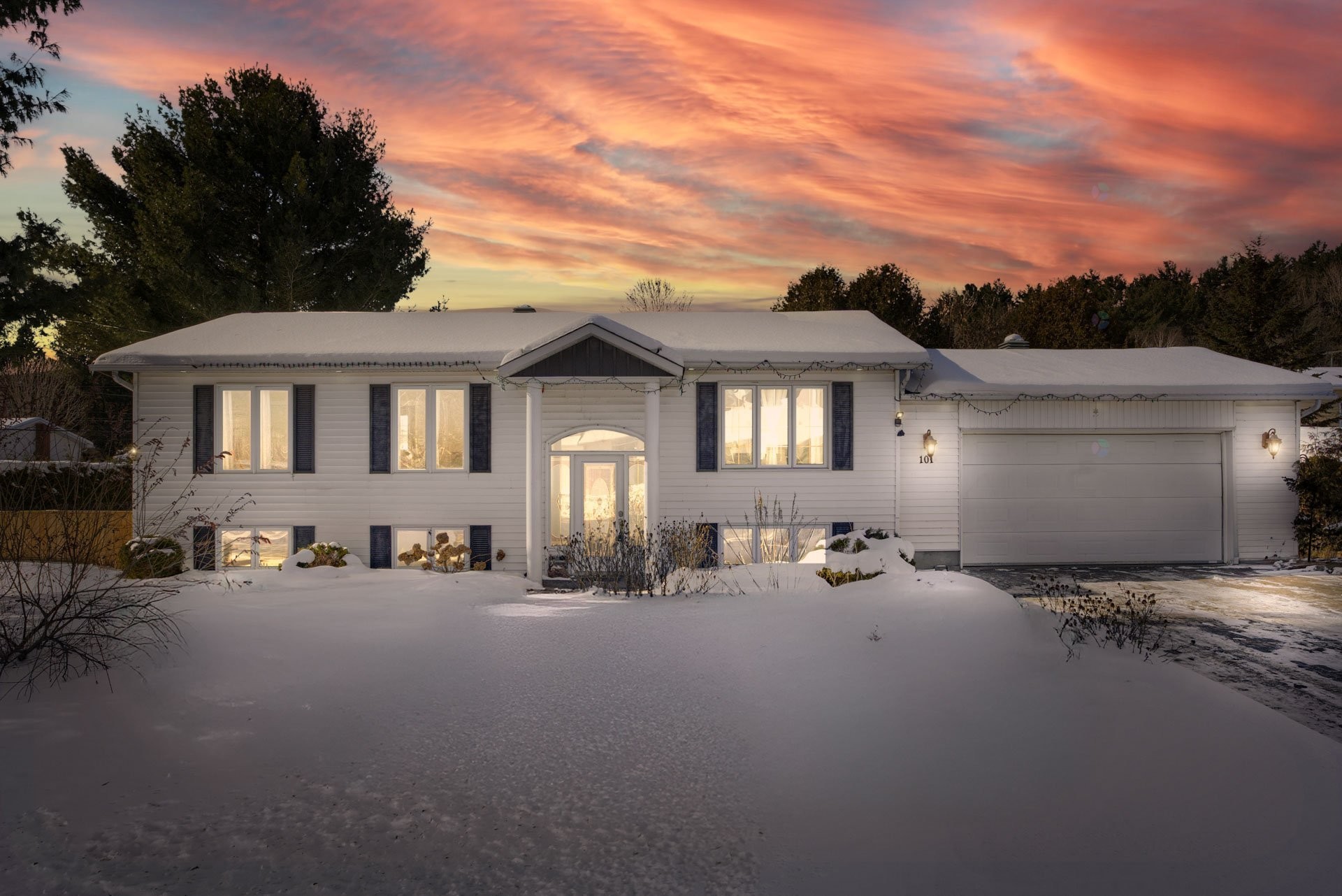 









101

 - 101A


Rue Émery-Bélisle

,
Papineauville,




QC
J0V1R0

