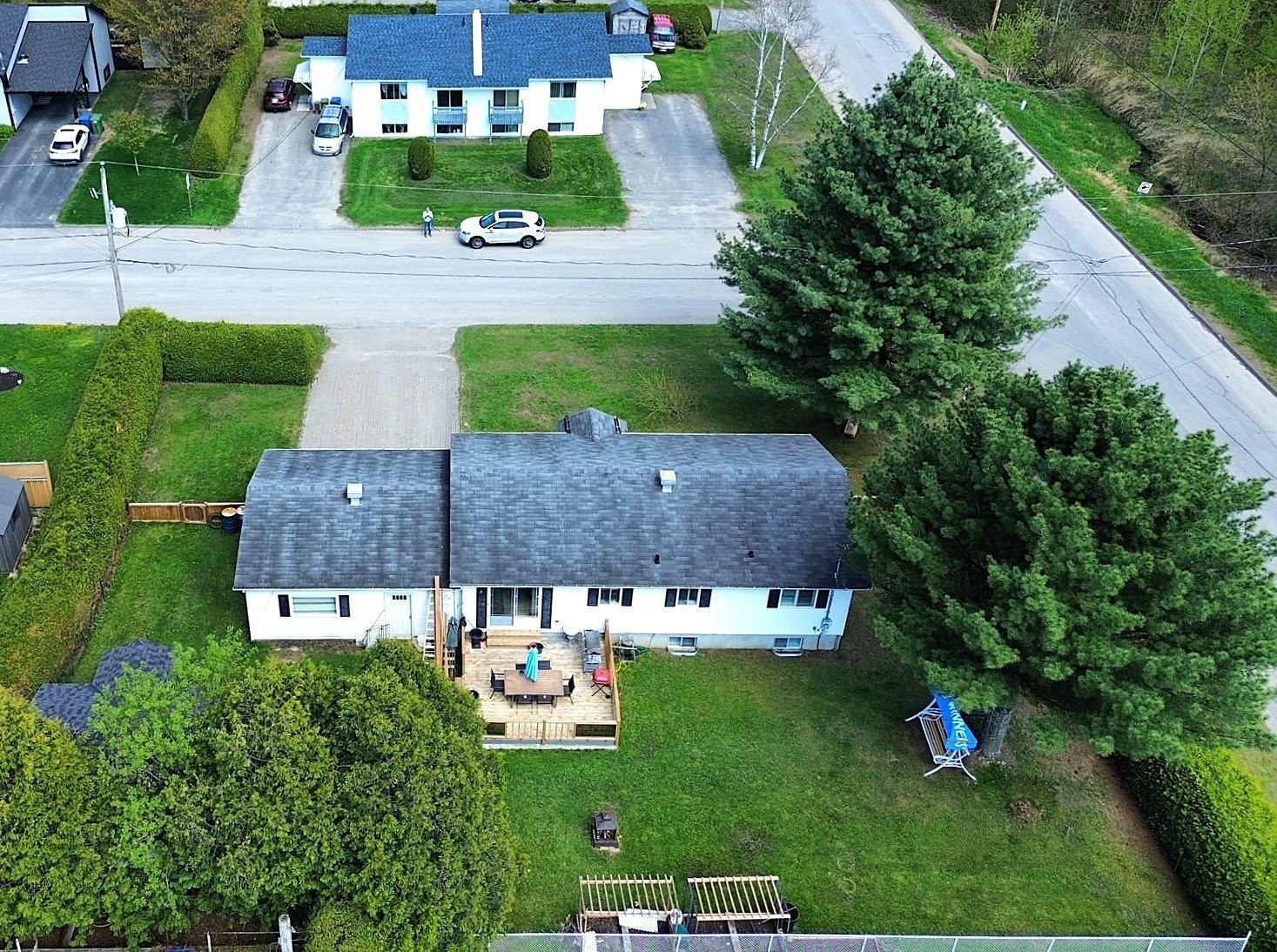 









101

 - 101A


Rue Émery-Bélisle

,
Papineauville,




QC
J0V1R0

