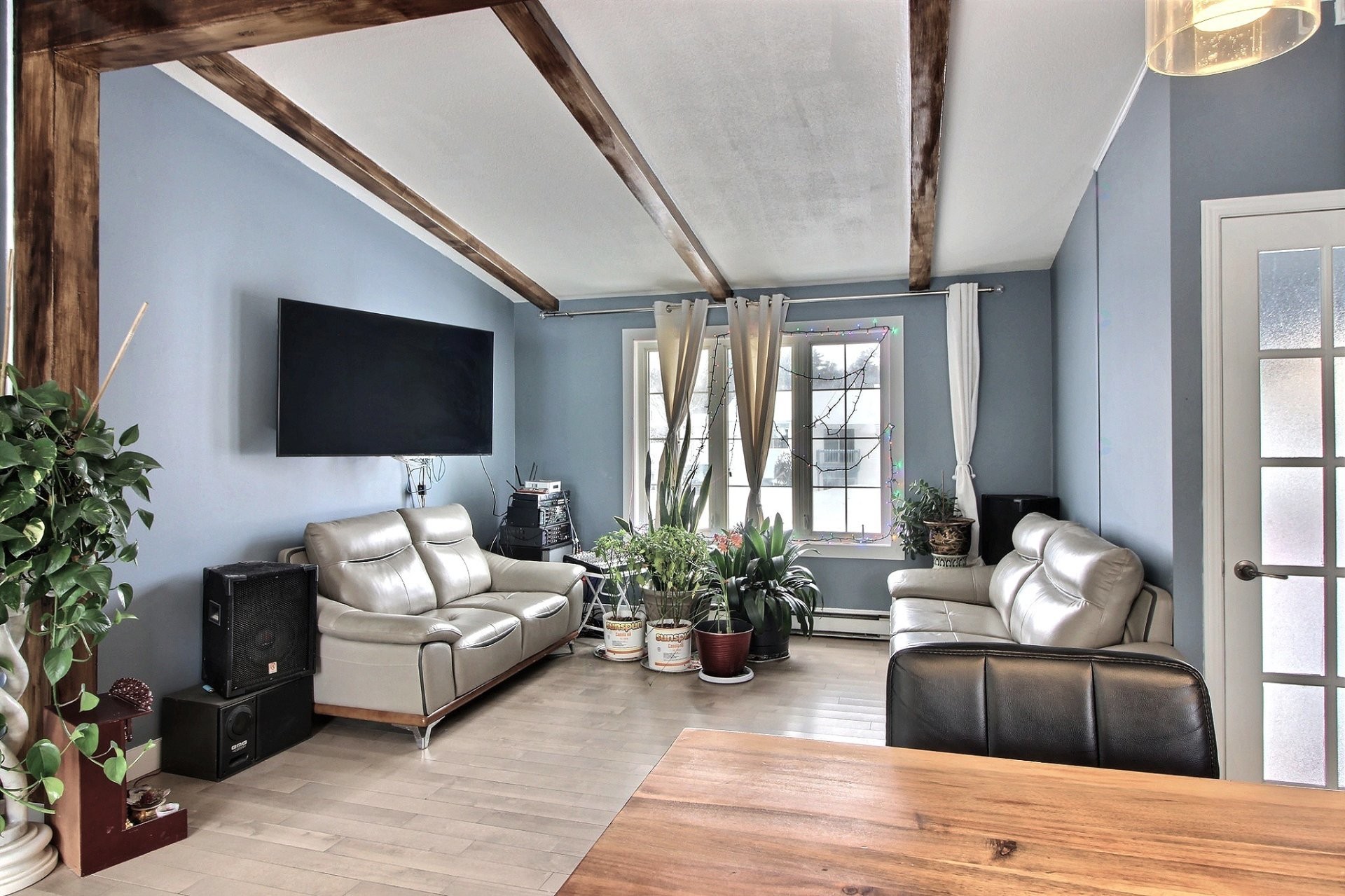 









101

 - 101A


Rue Émery-Bélisle

,
Papineauville,




QC
J0V1R0

