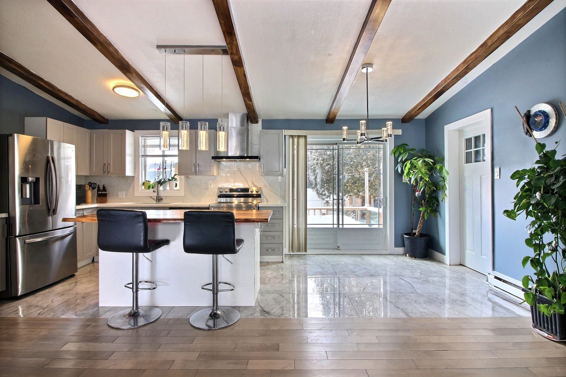 









101

 - 101A


Rue Émery-Bélisle

,
Papineauville,




QC
J0V1R0

