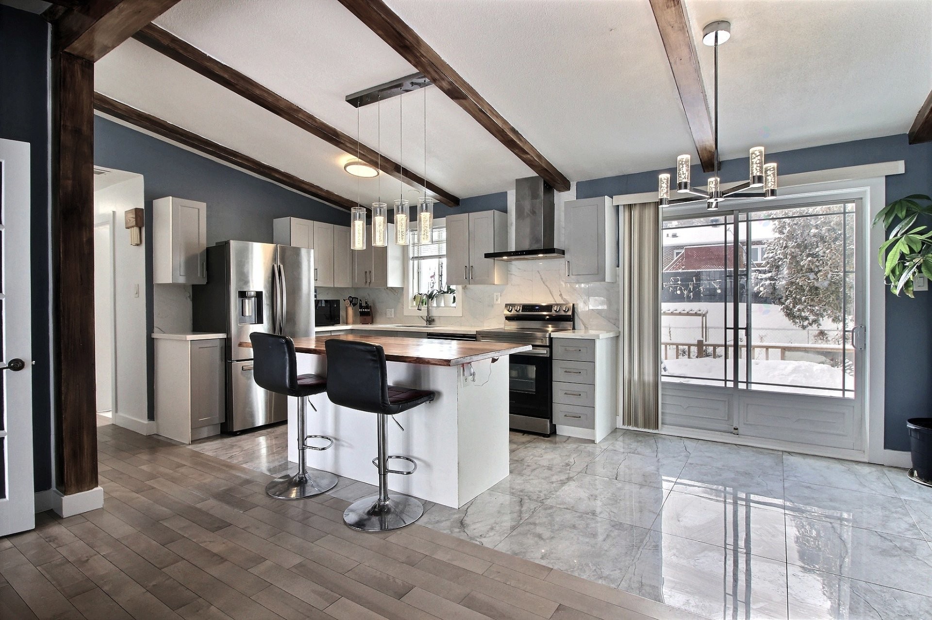 









101

 - 101A


Rue Émery-Bélisle

,
Papineauville,




QC
J0V1R0

