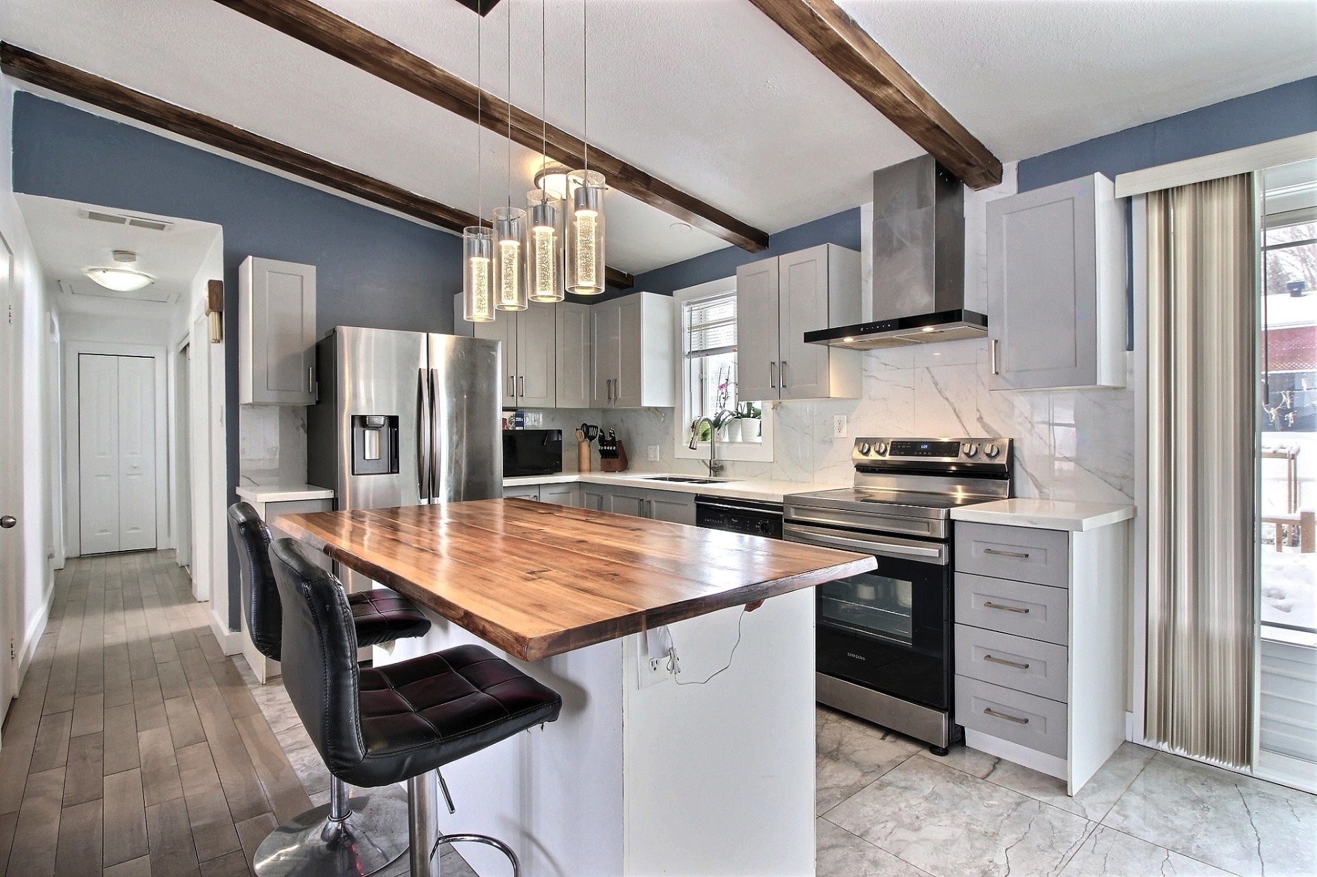 









101

 - 101A


Rue Émery-Bélisle

,
Papineauville,




QC
J0V1R0

