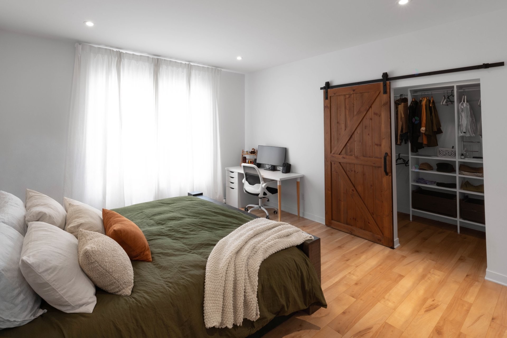 









9


Rue du Versant

,
Saint-André-d'Argenteuil,




QC
J0V1X0

